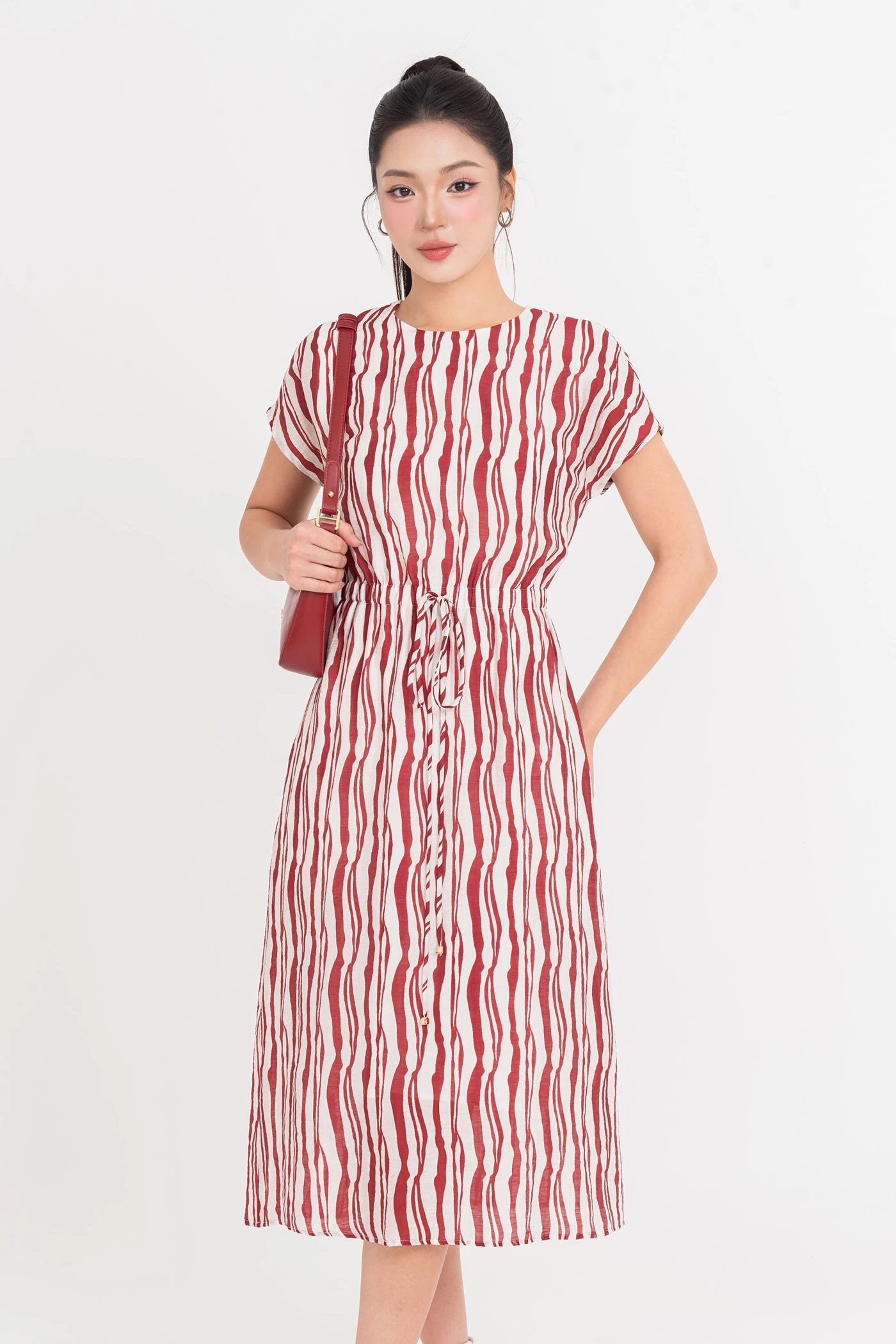 Pretty Flow Dress - Đầm lụa tay hến