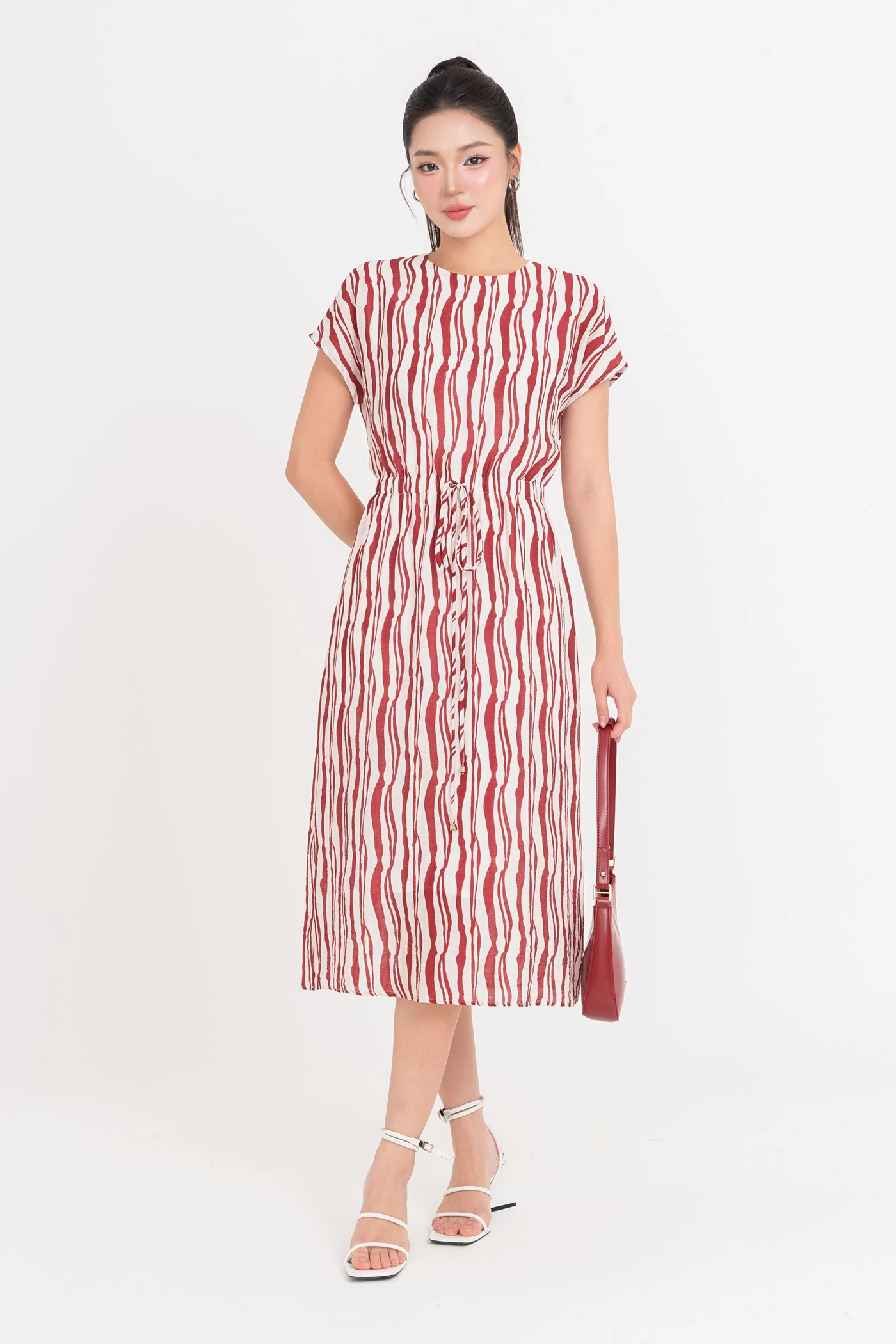 Pretty Flow Dress - Đầm lụa tay hến