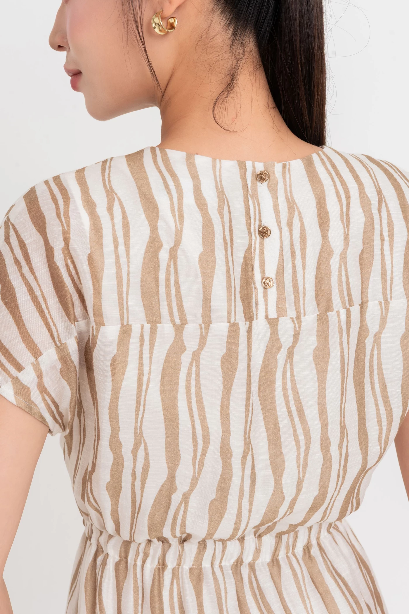 Pretty Flow Dress - Đầm lụa tay hến
