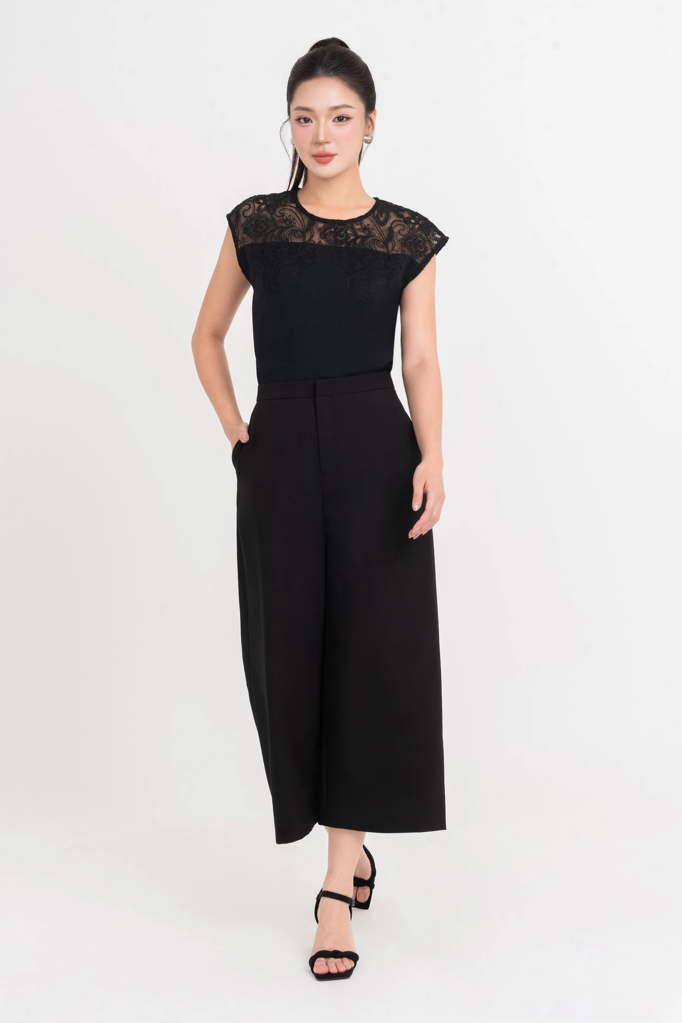 Lace Summer Top - Áo kiểu phối ren