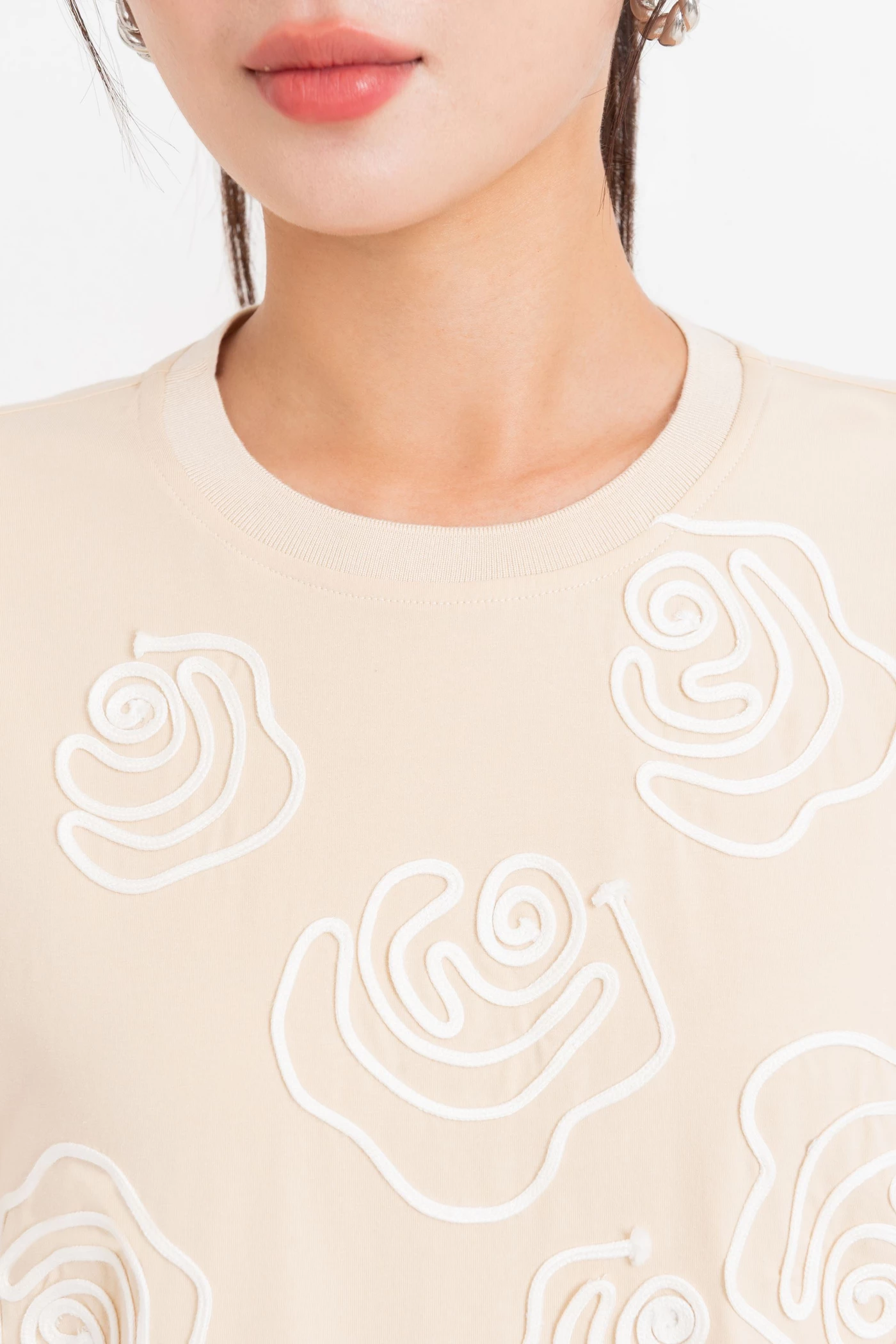 Rose Trace Tee – Áo thun họa tiết