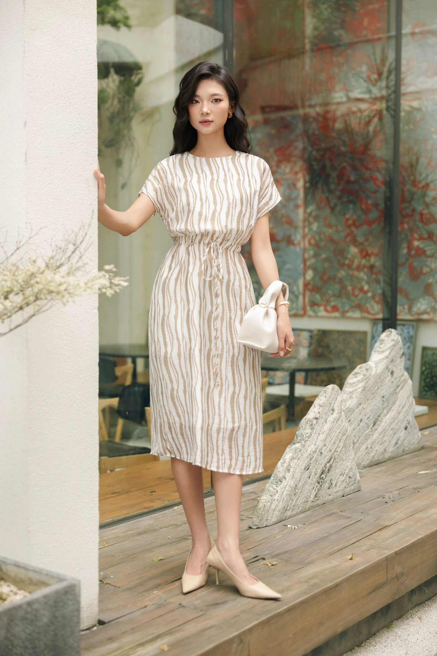 Pretty Flow Dress - Đầm lụa tay hến