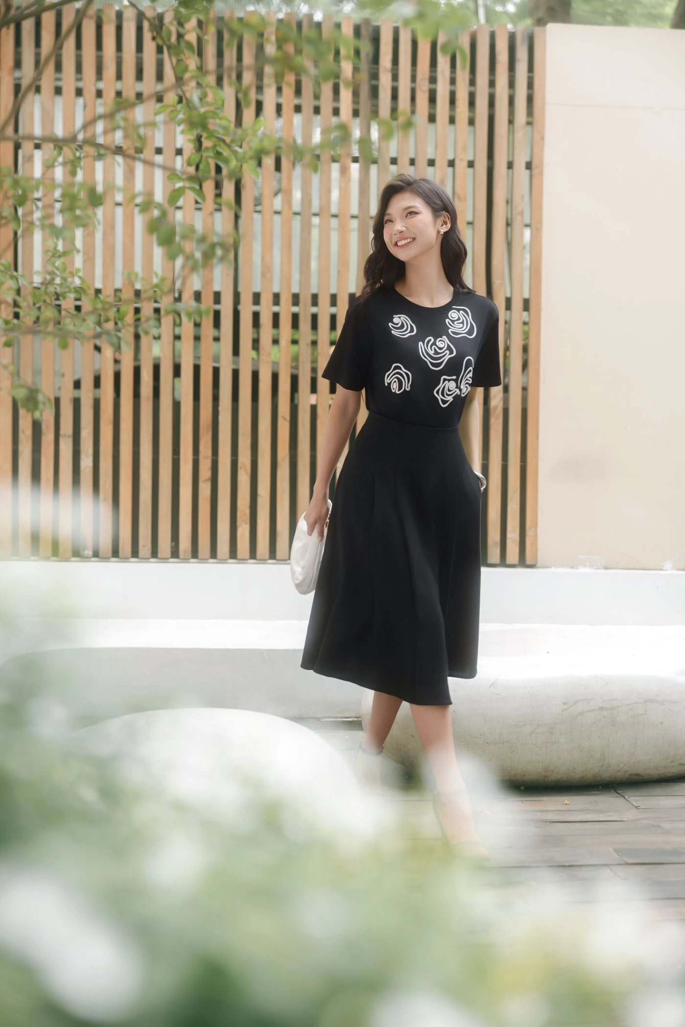 Rose Trace Tee – Áo thun họa tiết