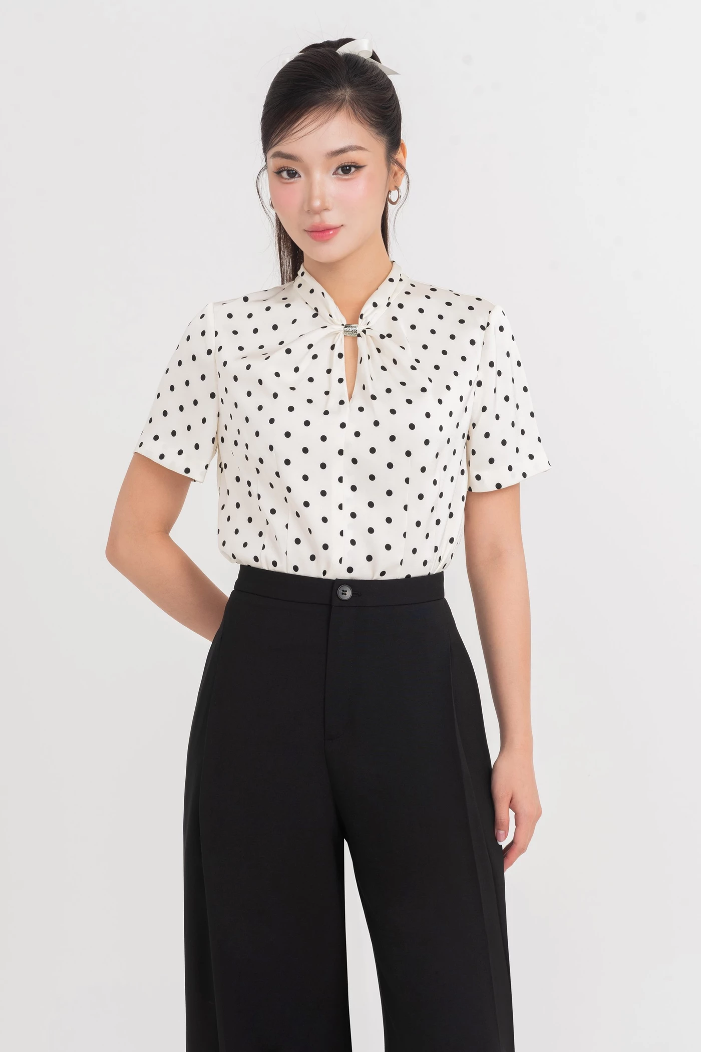 Polka Dot Blouse - Áo sơ mi lụa