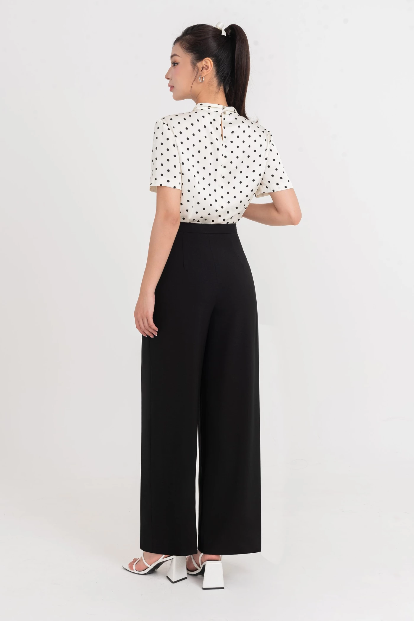 Polka Dot Blouse - Áo sơ mi lụa