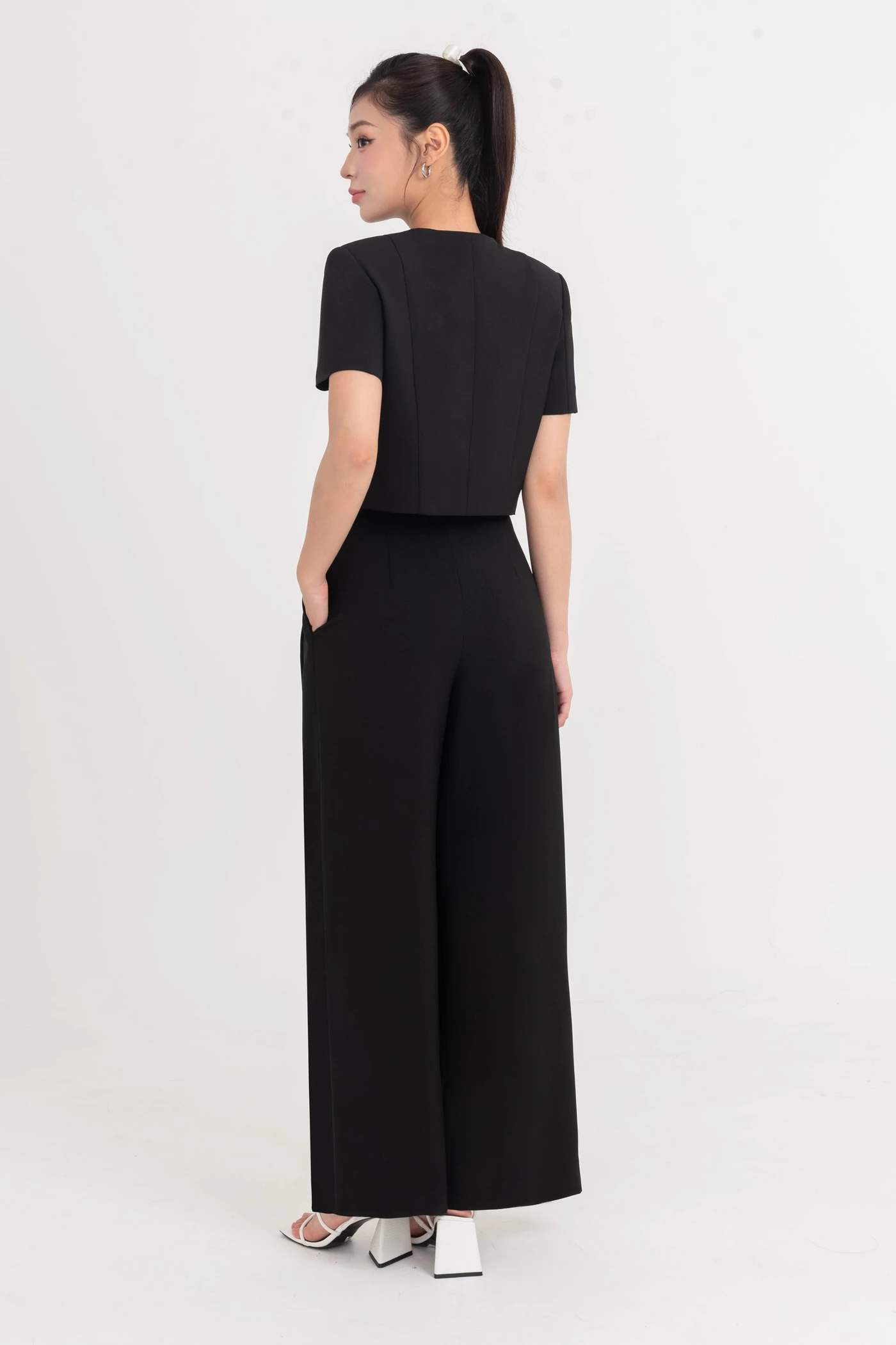 Áo Croptop Tuytsi cách điệu