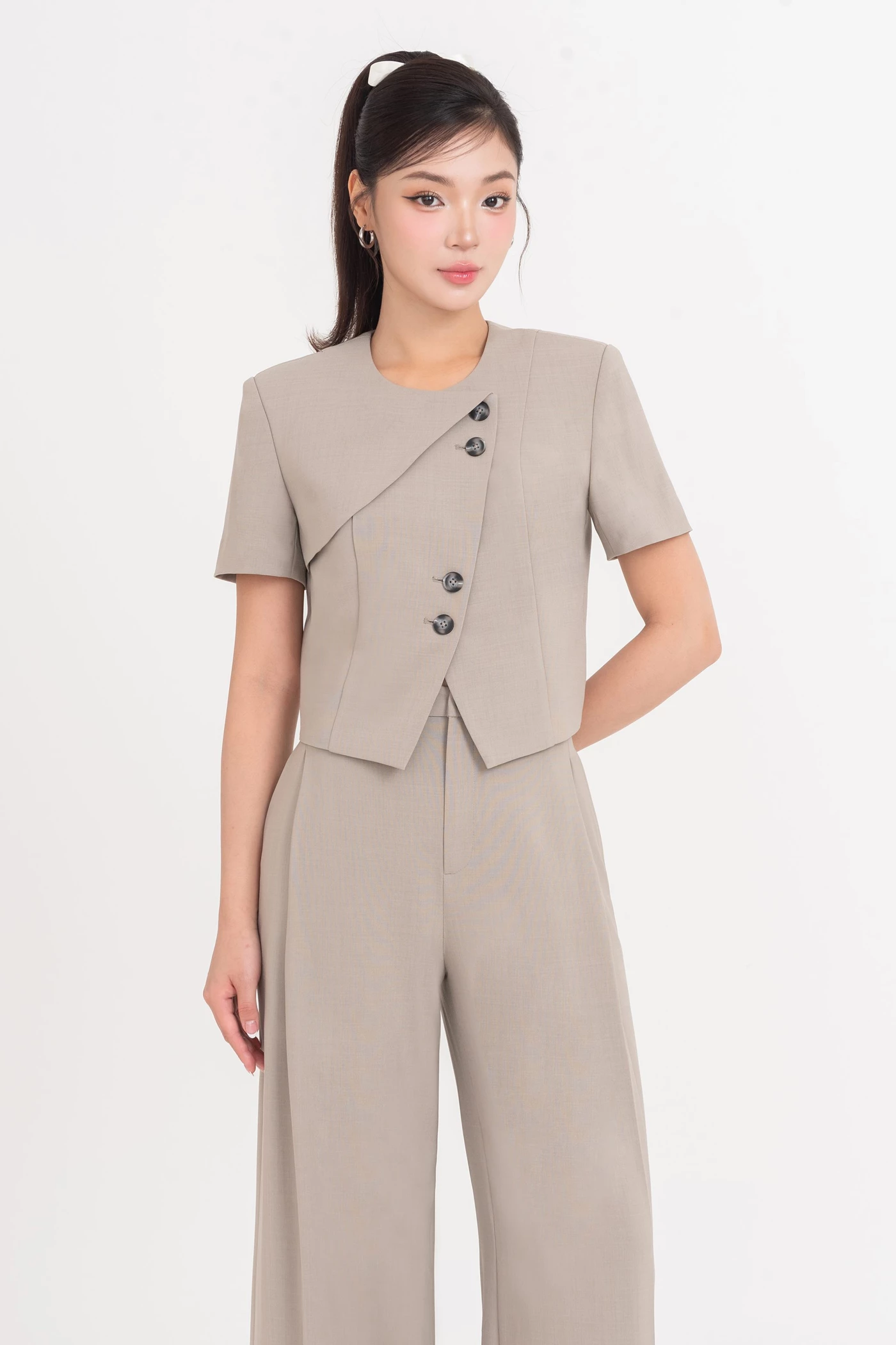 Áo Croptop Tuytsi cách điệu