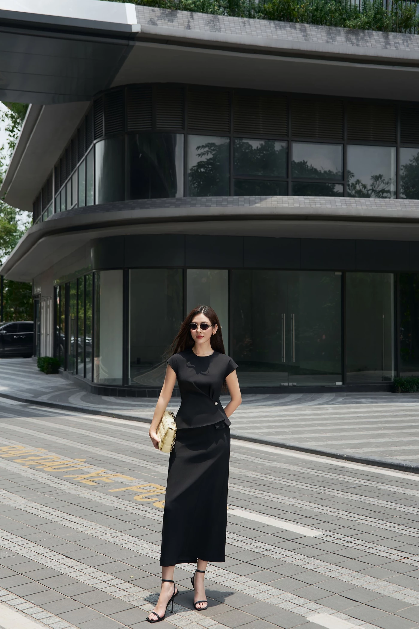Sleek Pencil Skirt - Chân váy Tuytsi