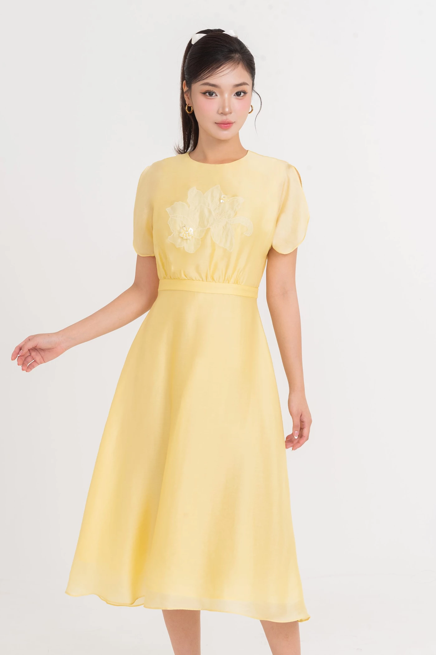 Đầm lụa hoa tay liền