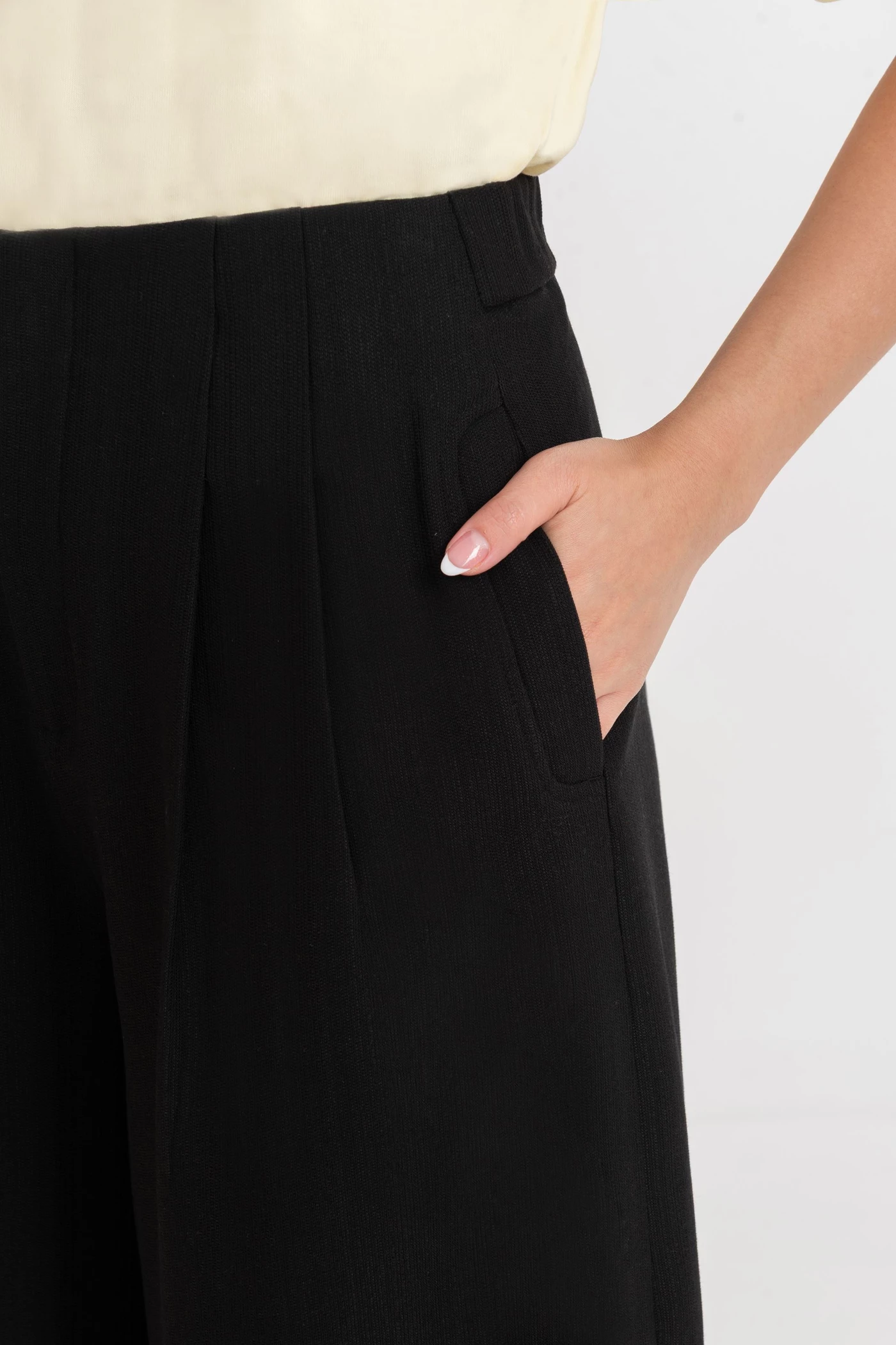Wide Leg Culottes - Quần lửng Tuytsi