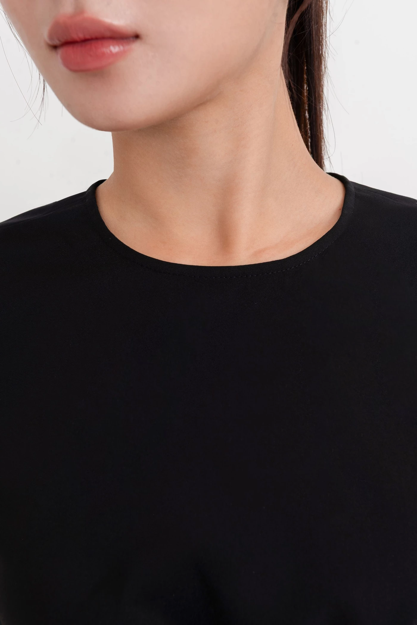 Sleek Charm Top - Áo ôm Tuytsi
