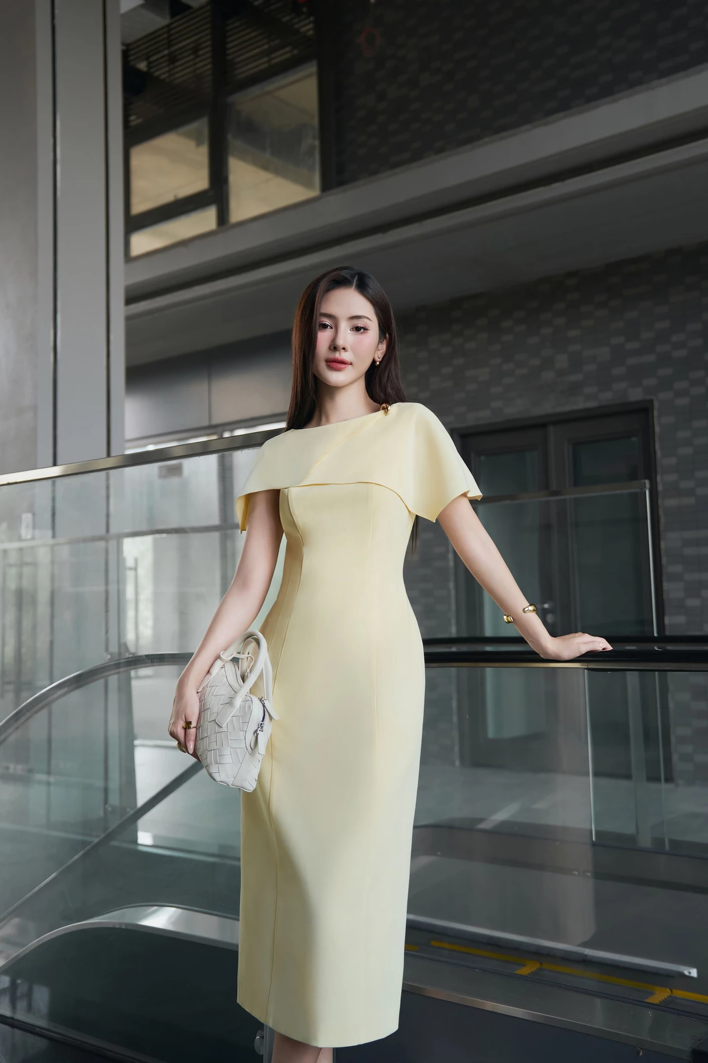 Shoulder Midi - Đầm ôm Tuytsi