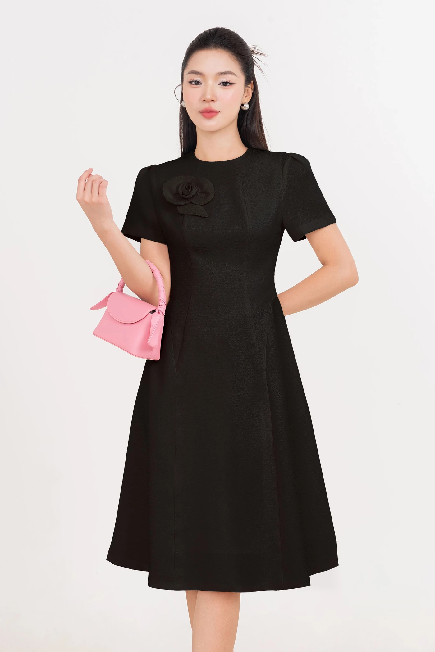 Flower Accent Dress - Đầm xòe Oganza