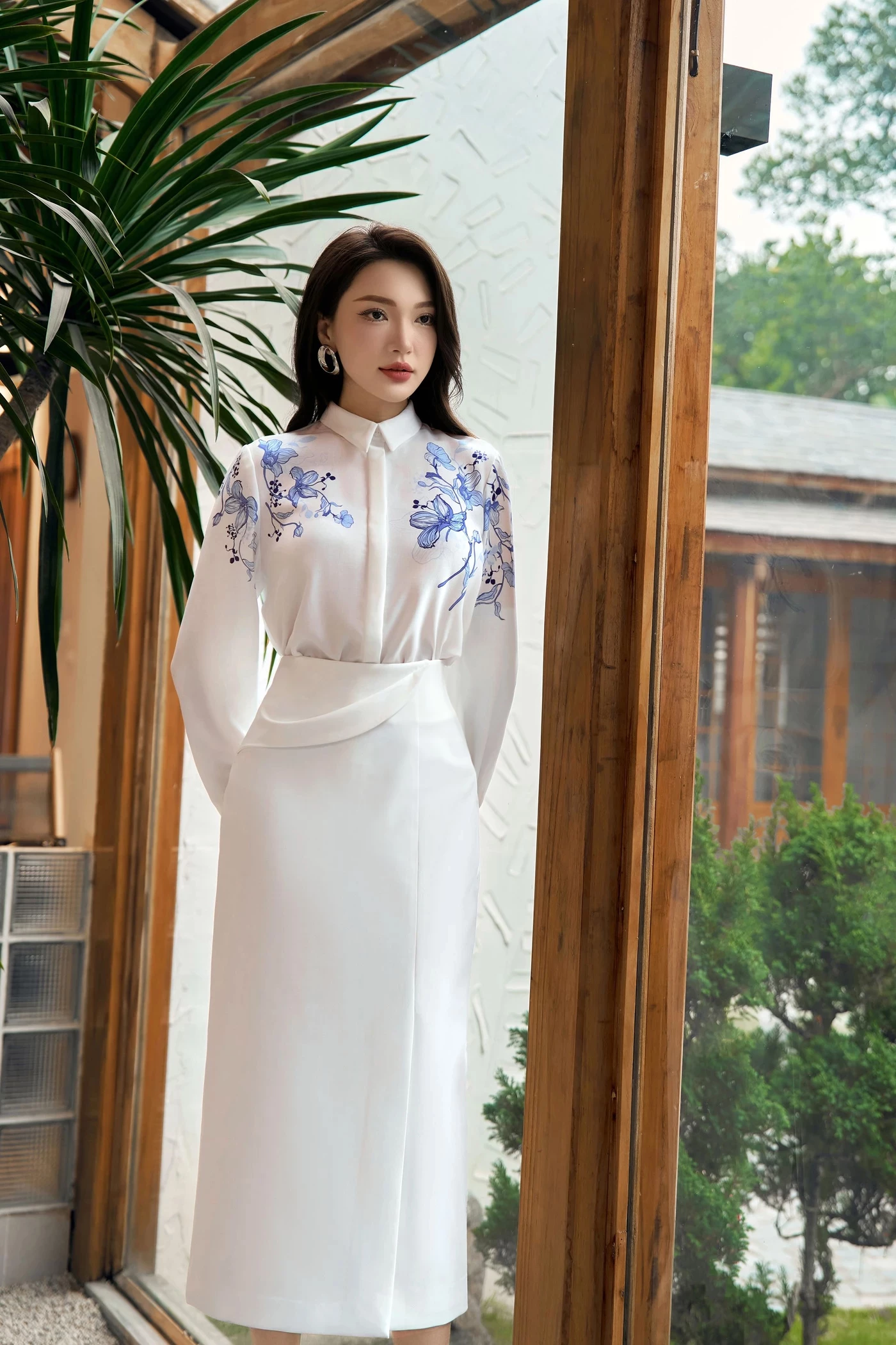 Elegant White - Chân váy bút chì