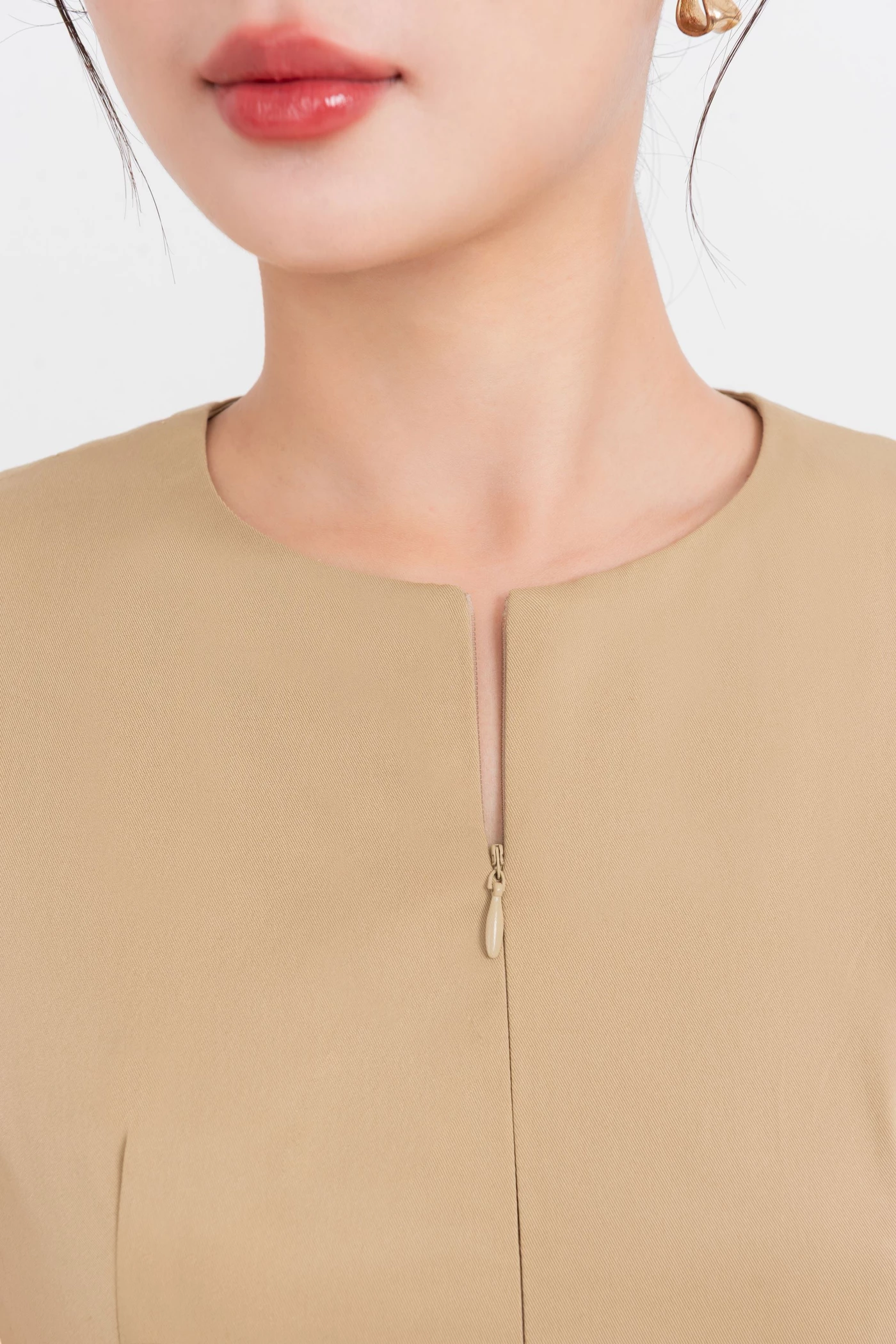 Đầm Khaki cổ kiểu