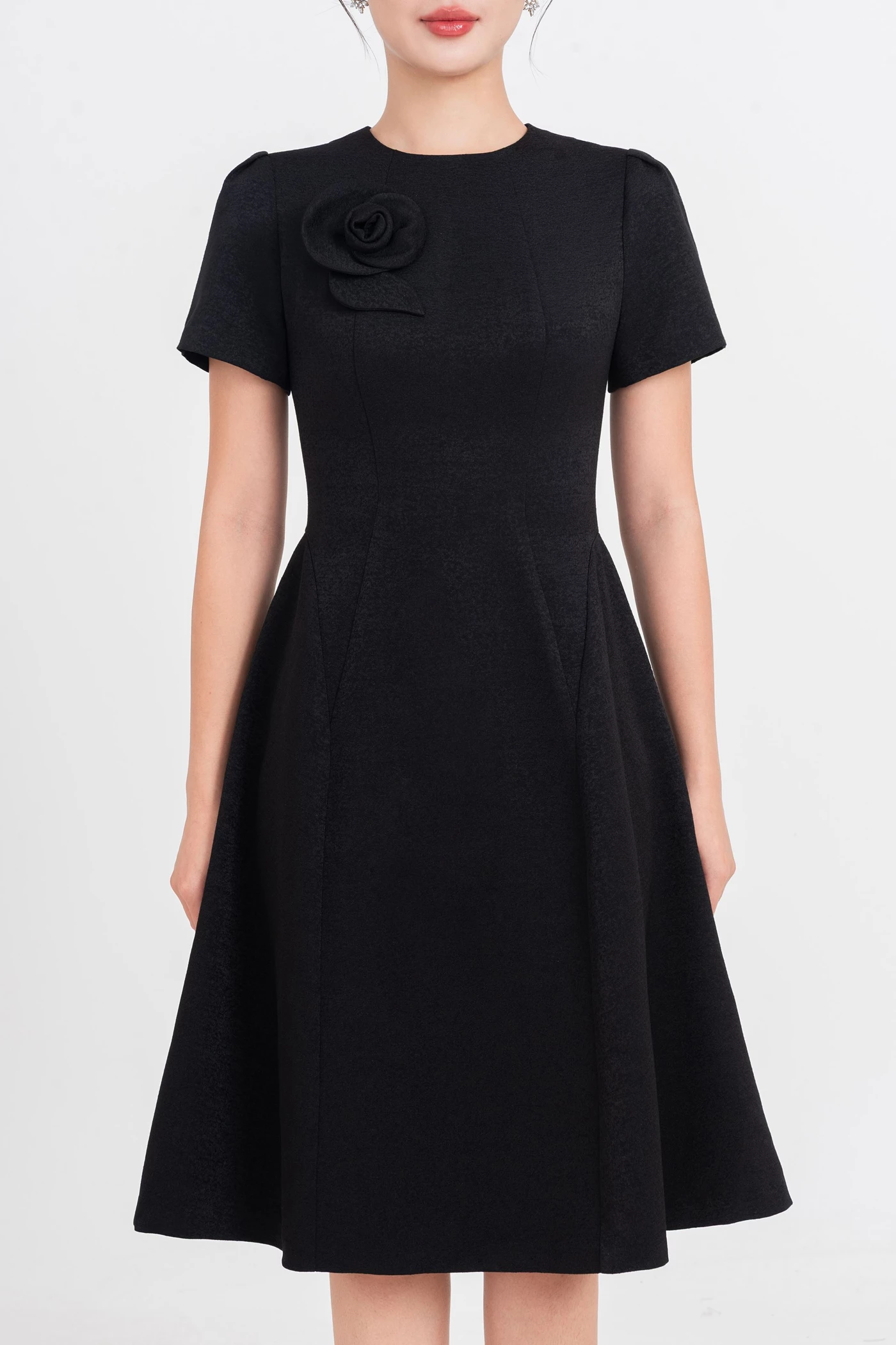 Flower Accent Dress - Đầm xòe Oganza
