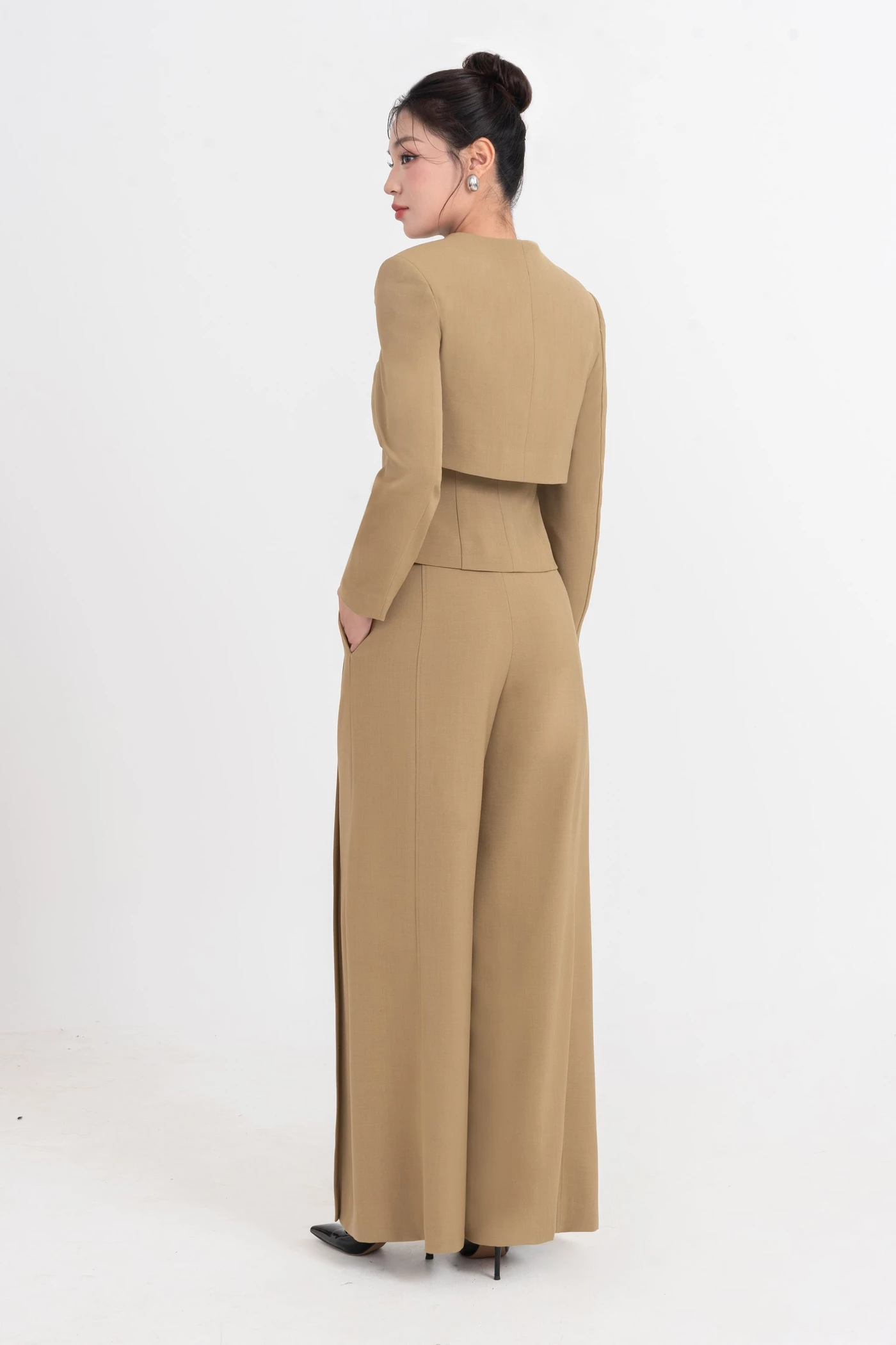 Áo khoác Urban Chic Ensemble