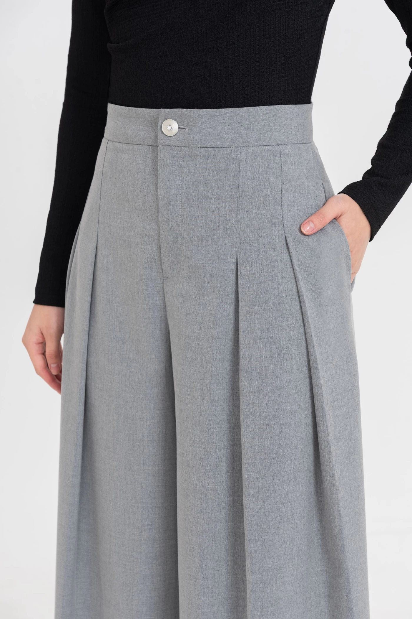 Quần suông xếp ly Urban Classic