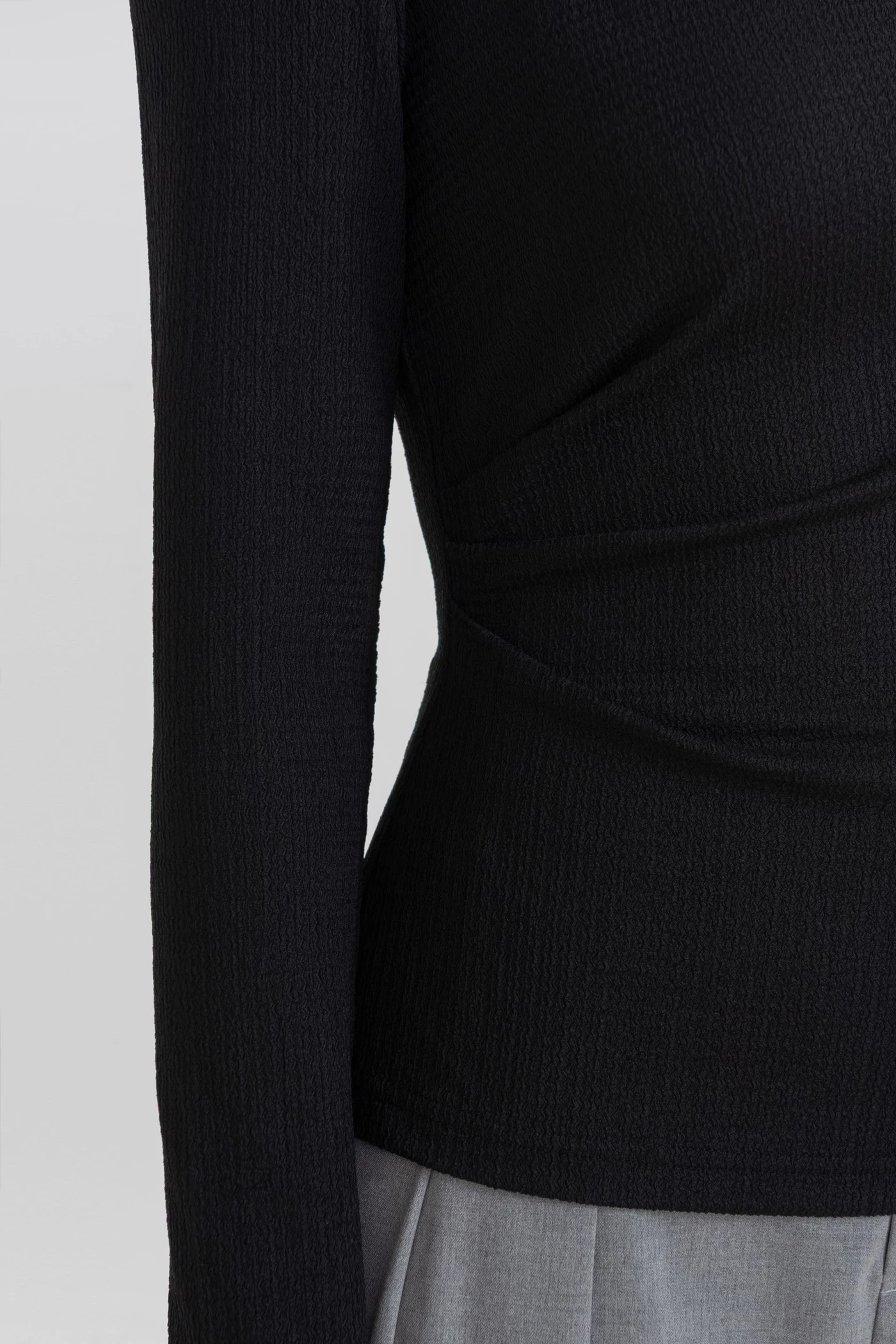 Áo thun ôm Timeless Basic