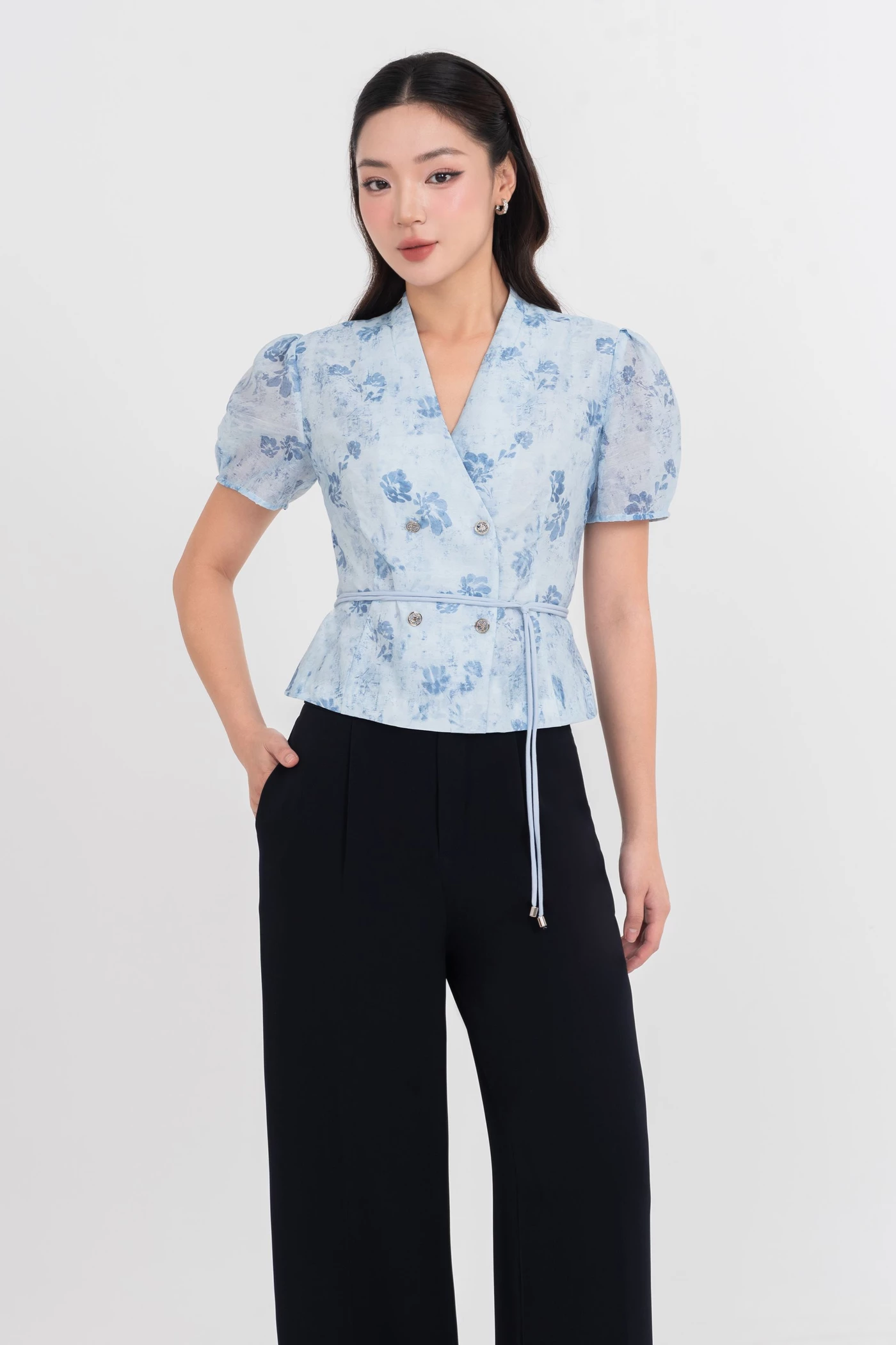 Áo blouse hoa xanh cổ V