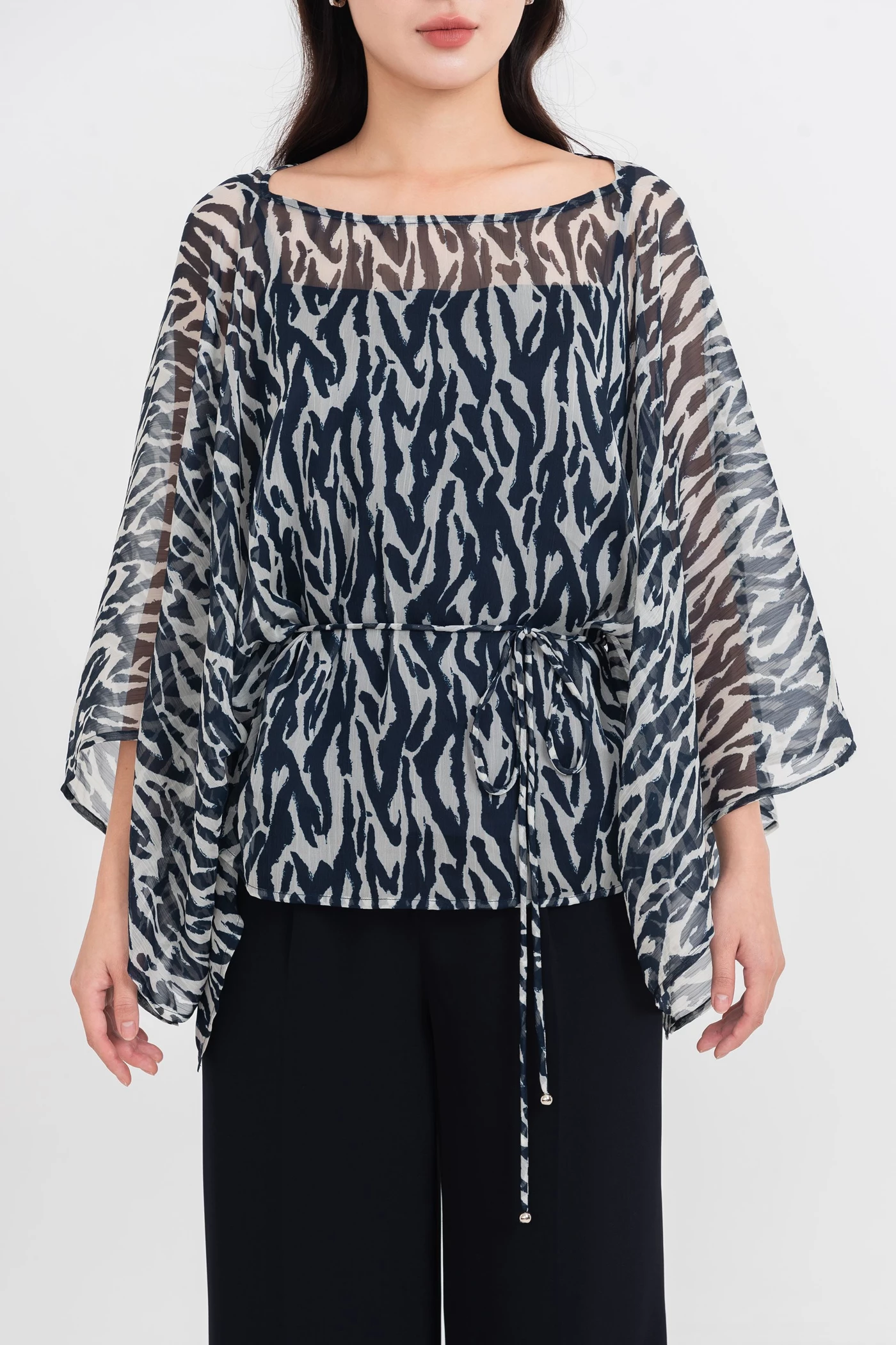 Áo kiểu họa tiết Print Cape
