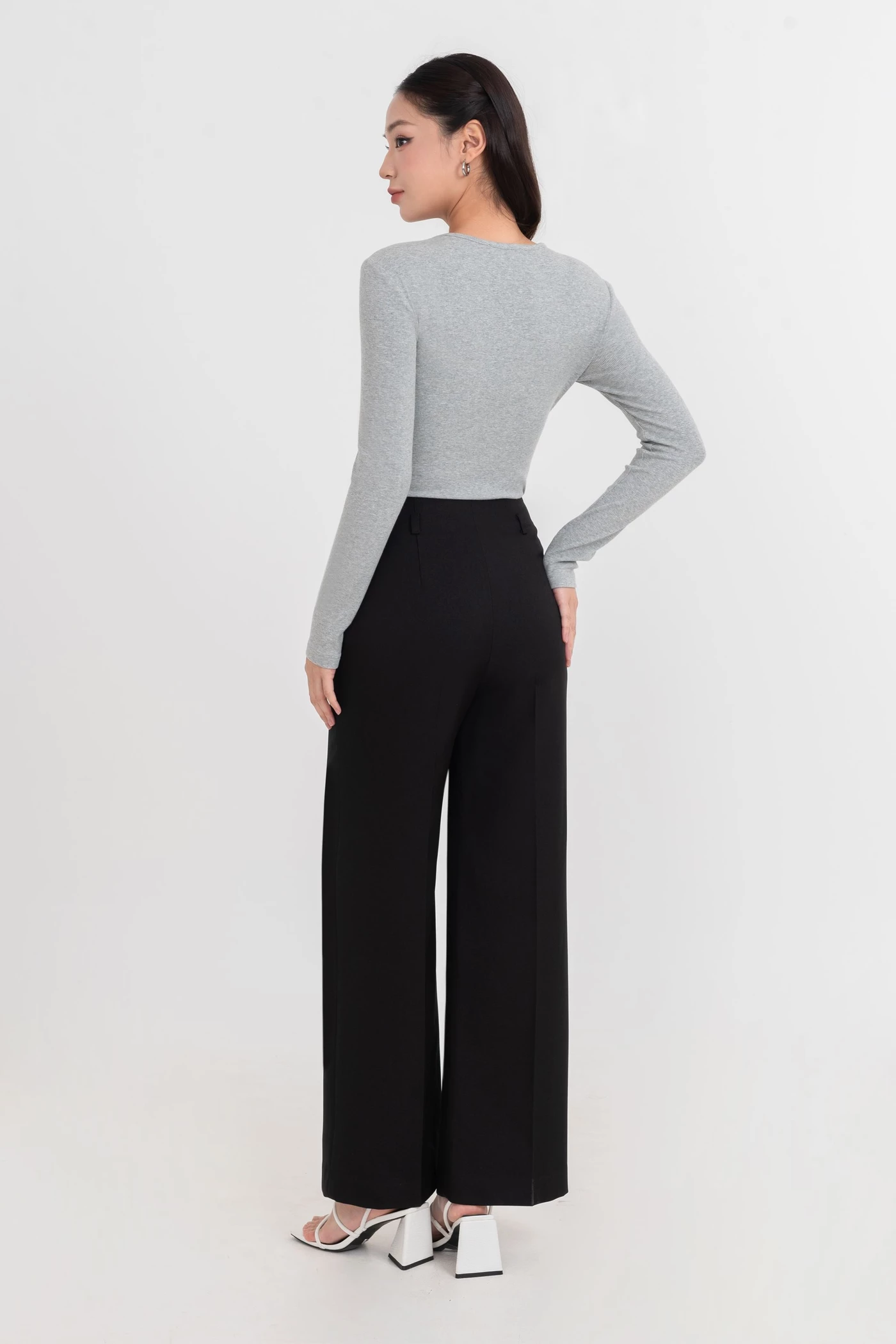 Áo thun dài tay Basic Chic