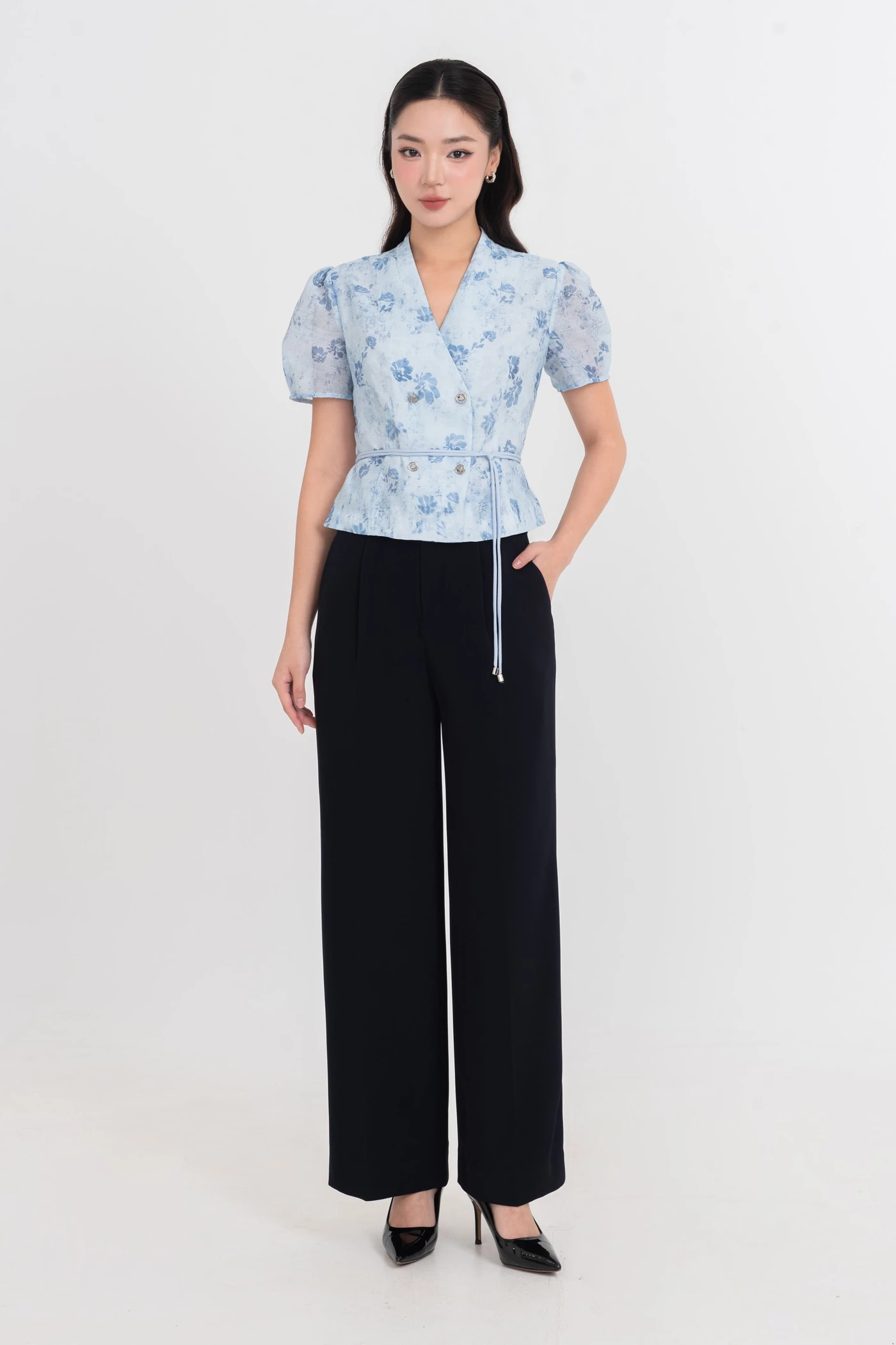 Áo blouse hoa xanh cổ V