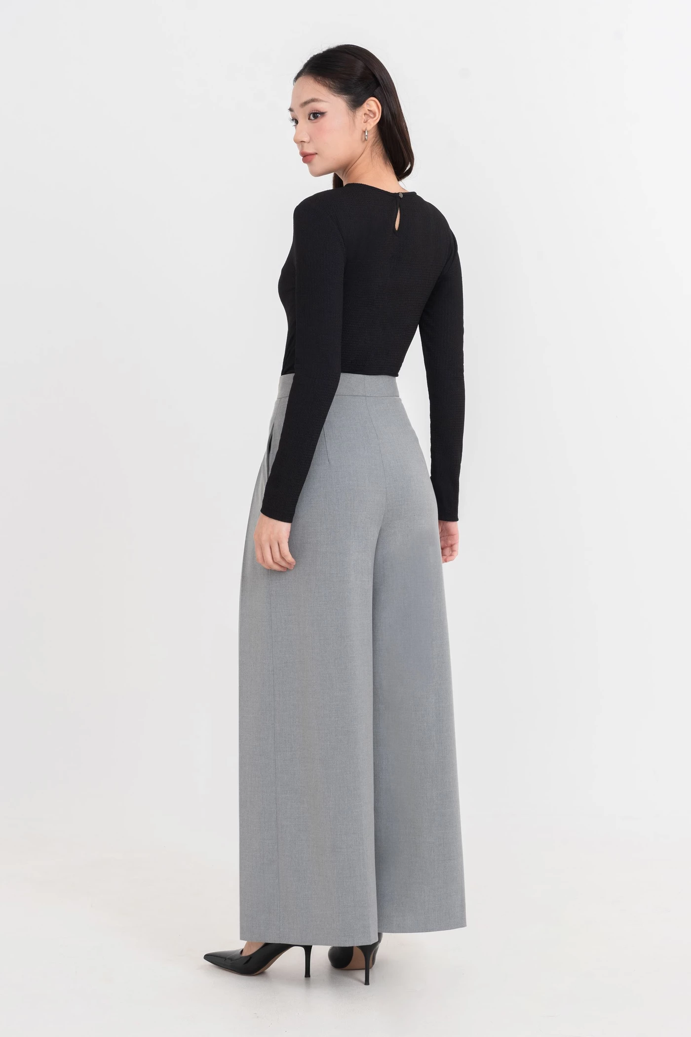 Quần suông xếp ly Urban Classic