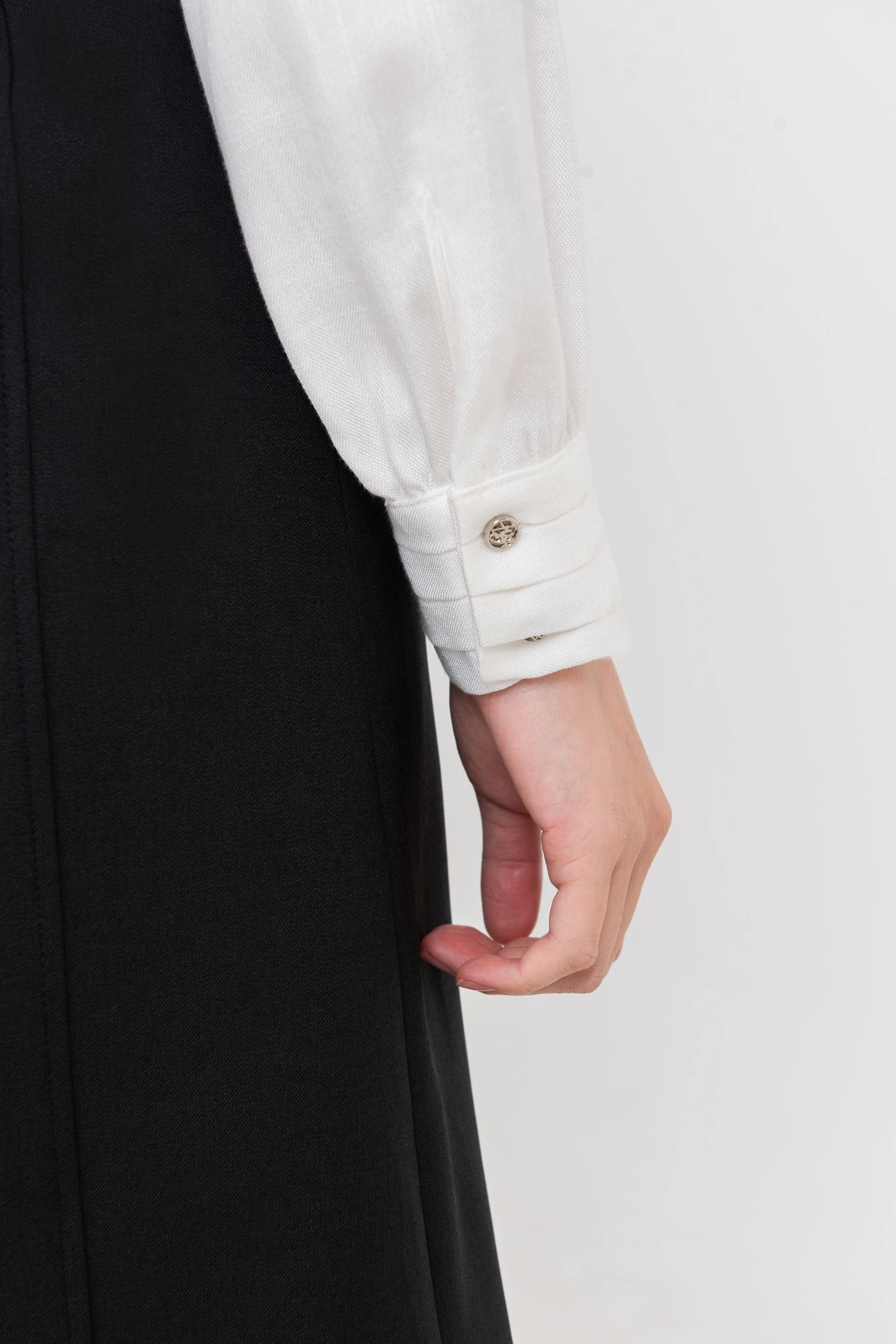 Áo sơ mi Tuytsi dáng ngắn