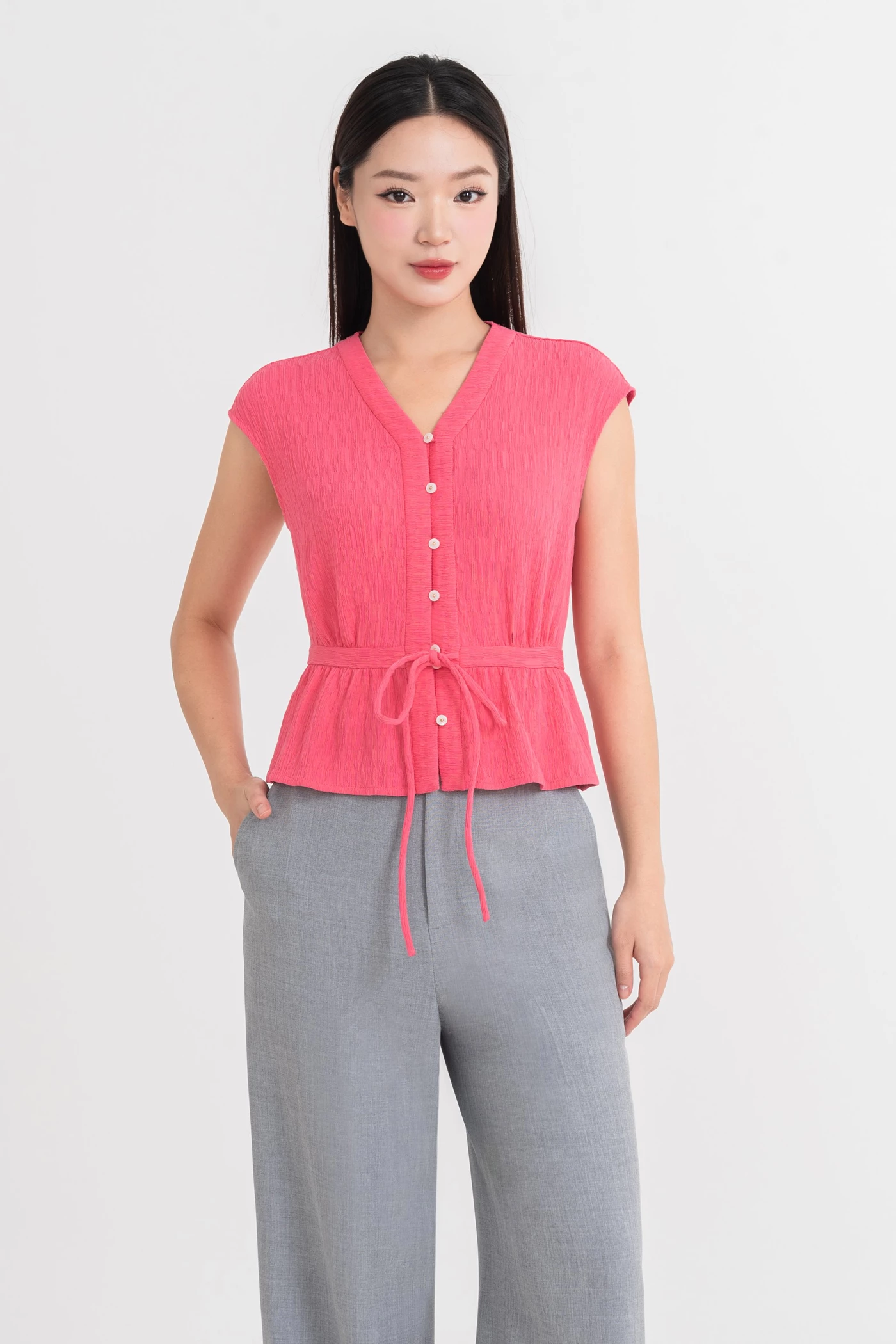 Áo lụa cổ V phối dây