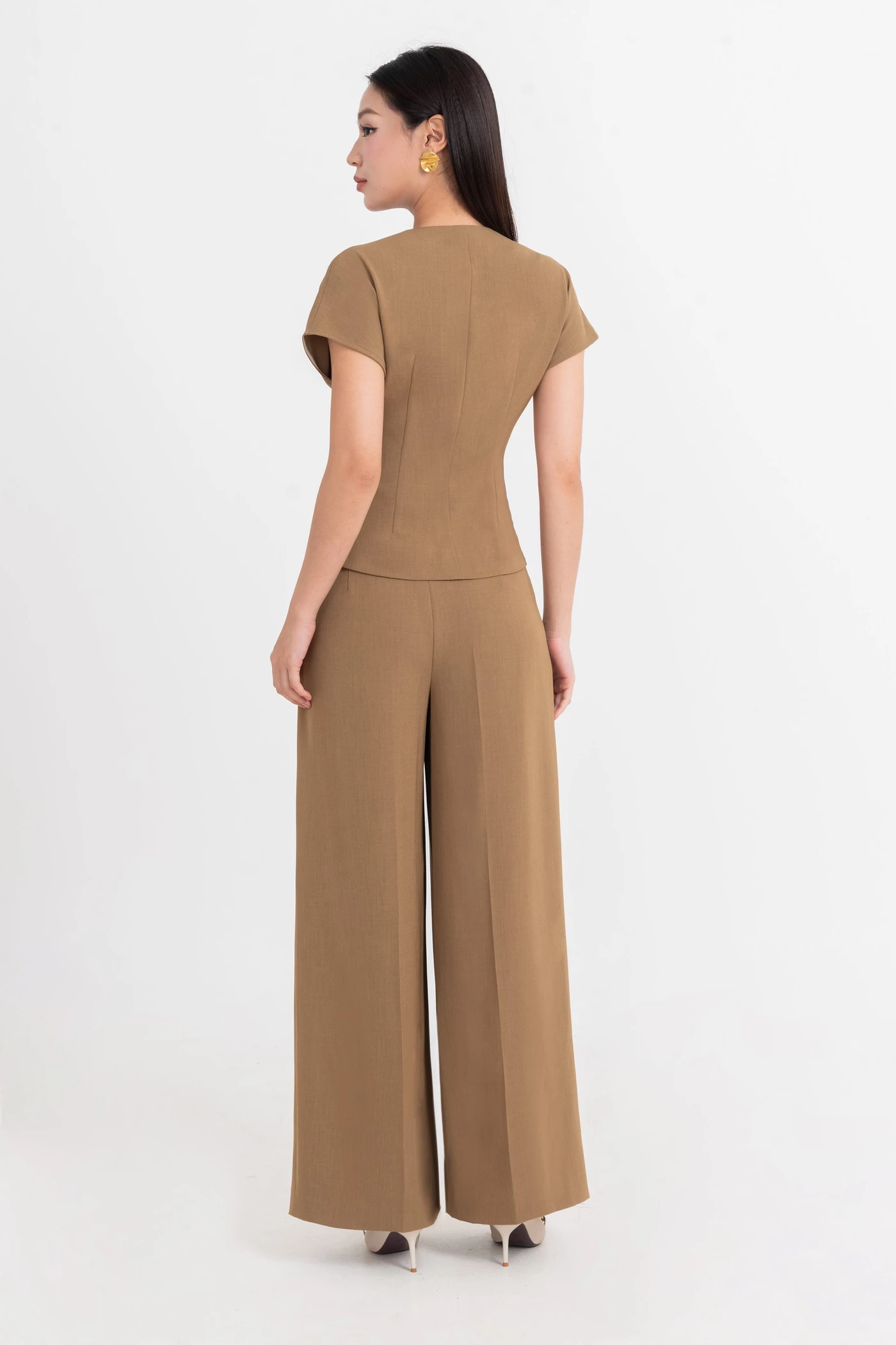 Áo kiểu cổ V Subtle