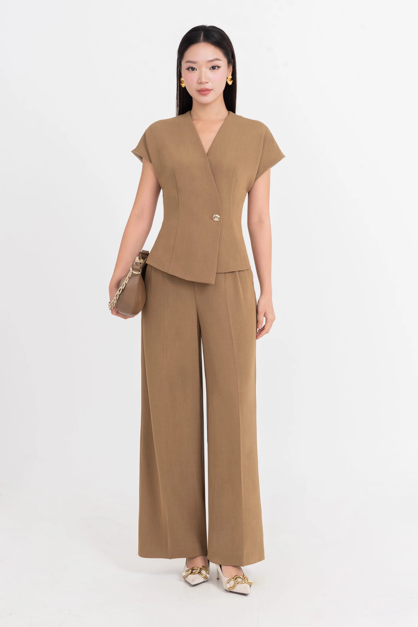 Áo kiểu cổ V Subtle