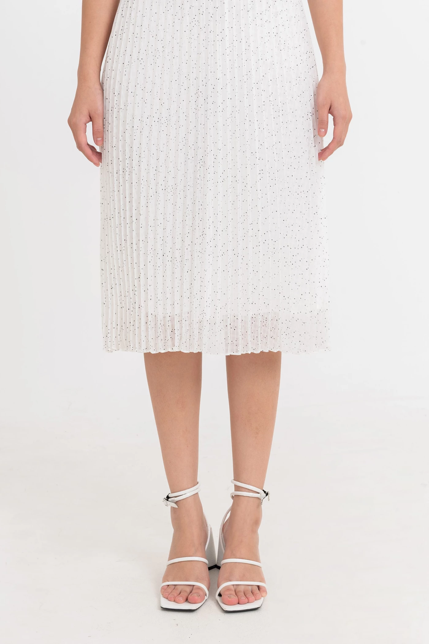 Đầm chấm bi Clara Pleated