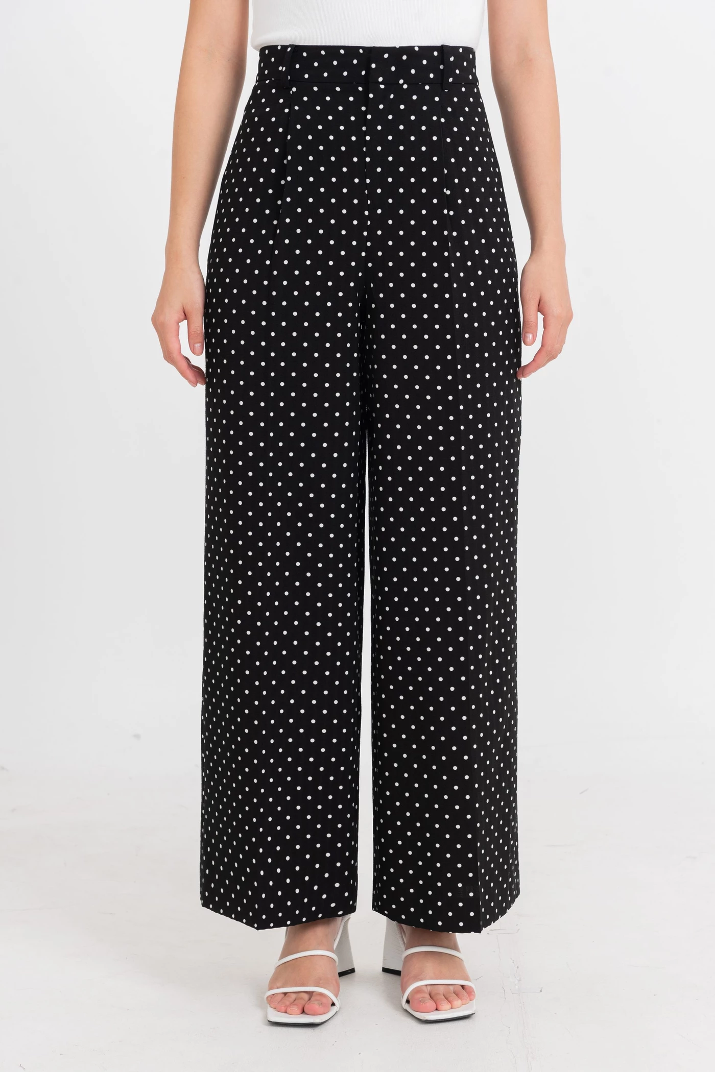 Quần lụa chấm bi Retro