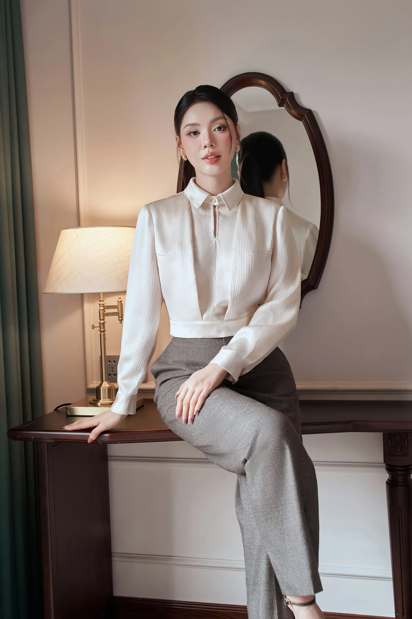 Áo lụa cổ Đức Elegant Ivory