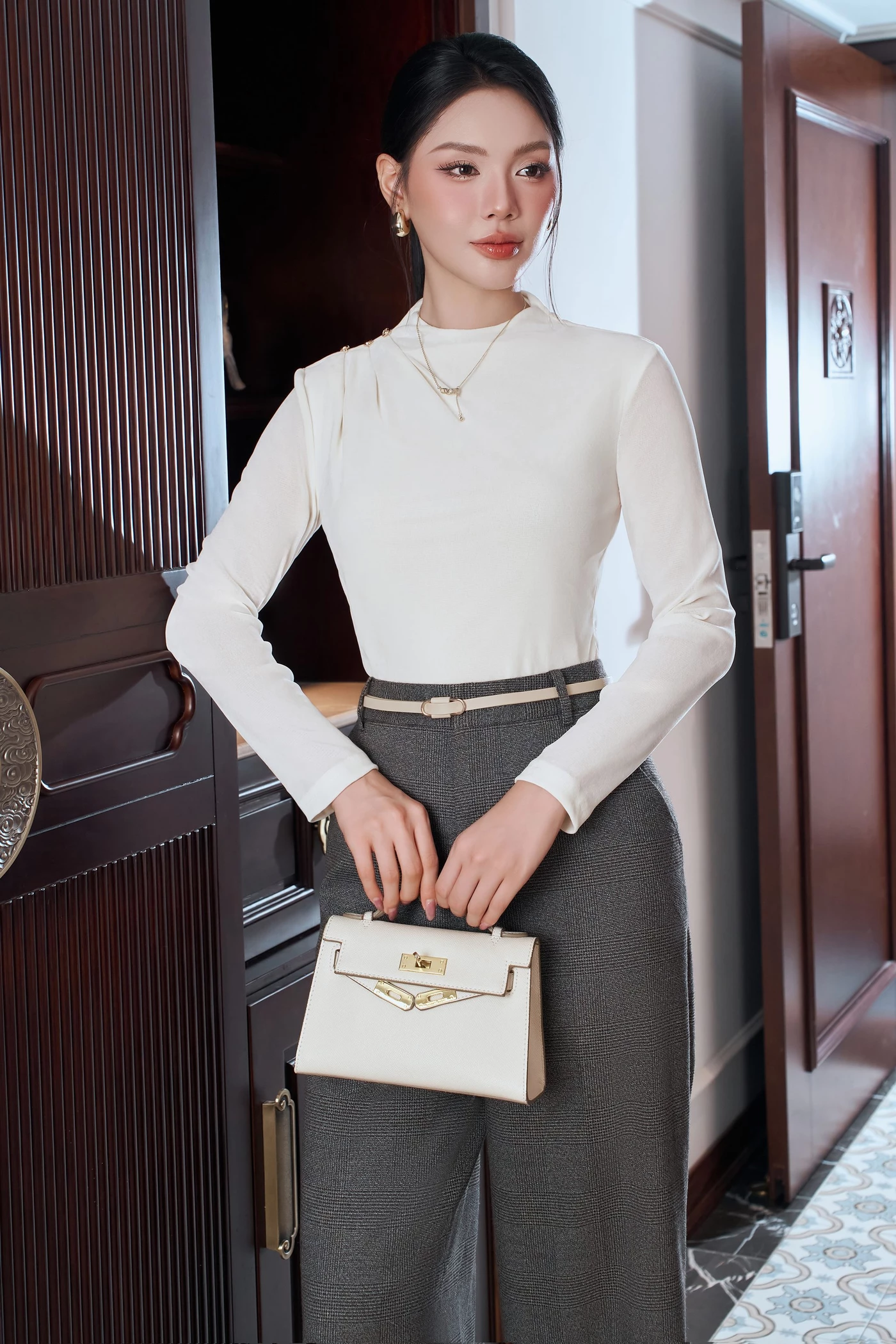 Áo nhung tay dài Charm Top