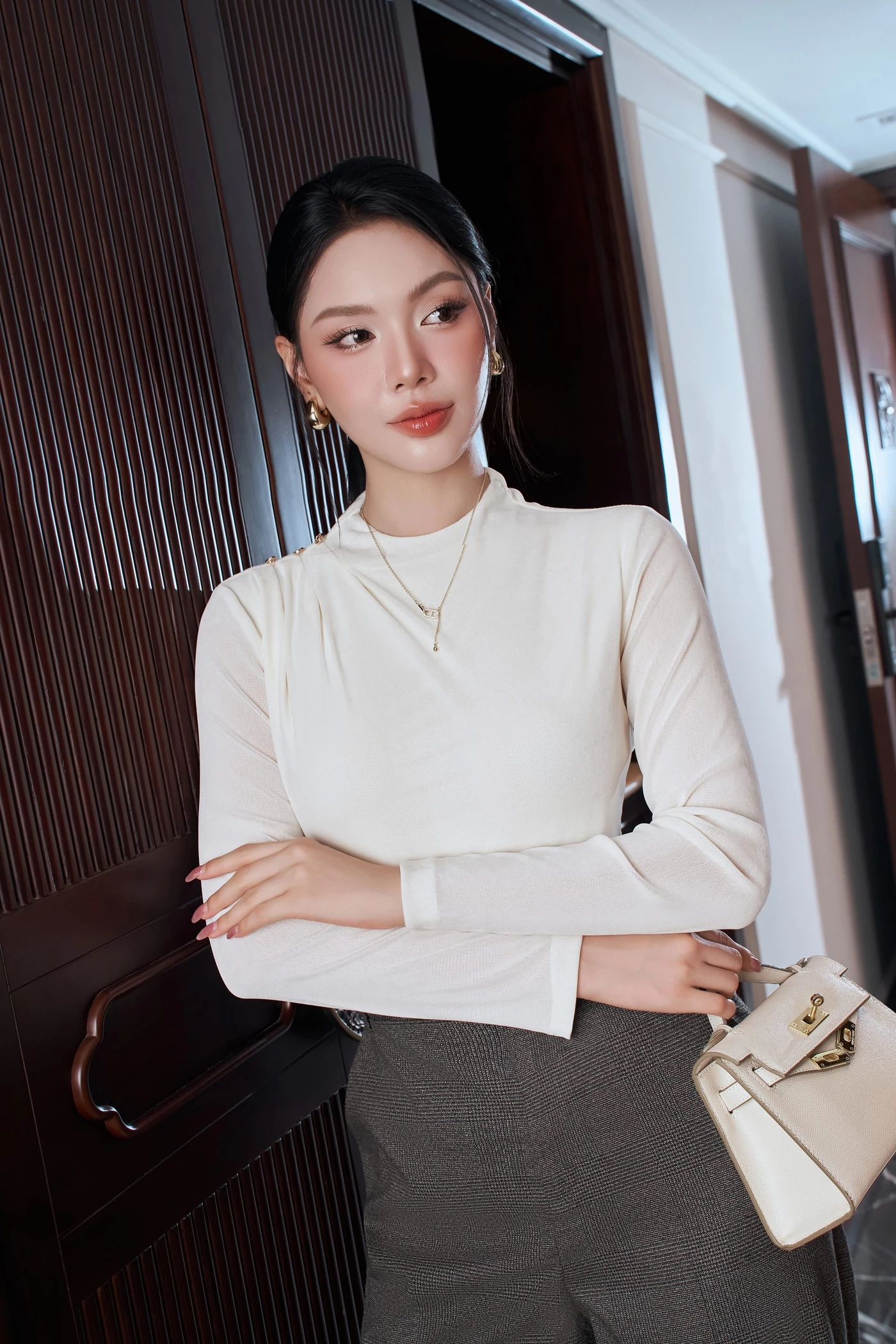 Áo nhung tay dài Charm Top