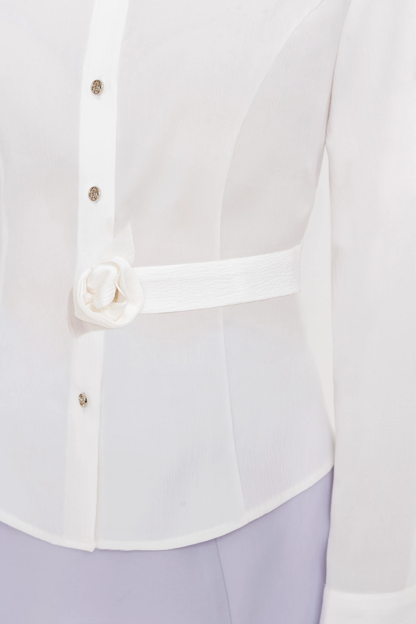 Áo sơ mi lụa trắng