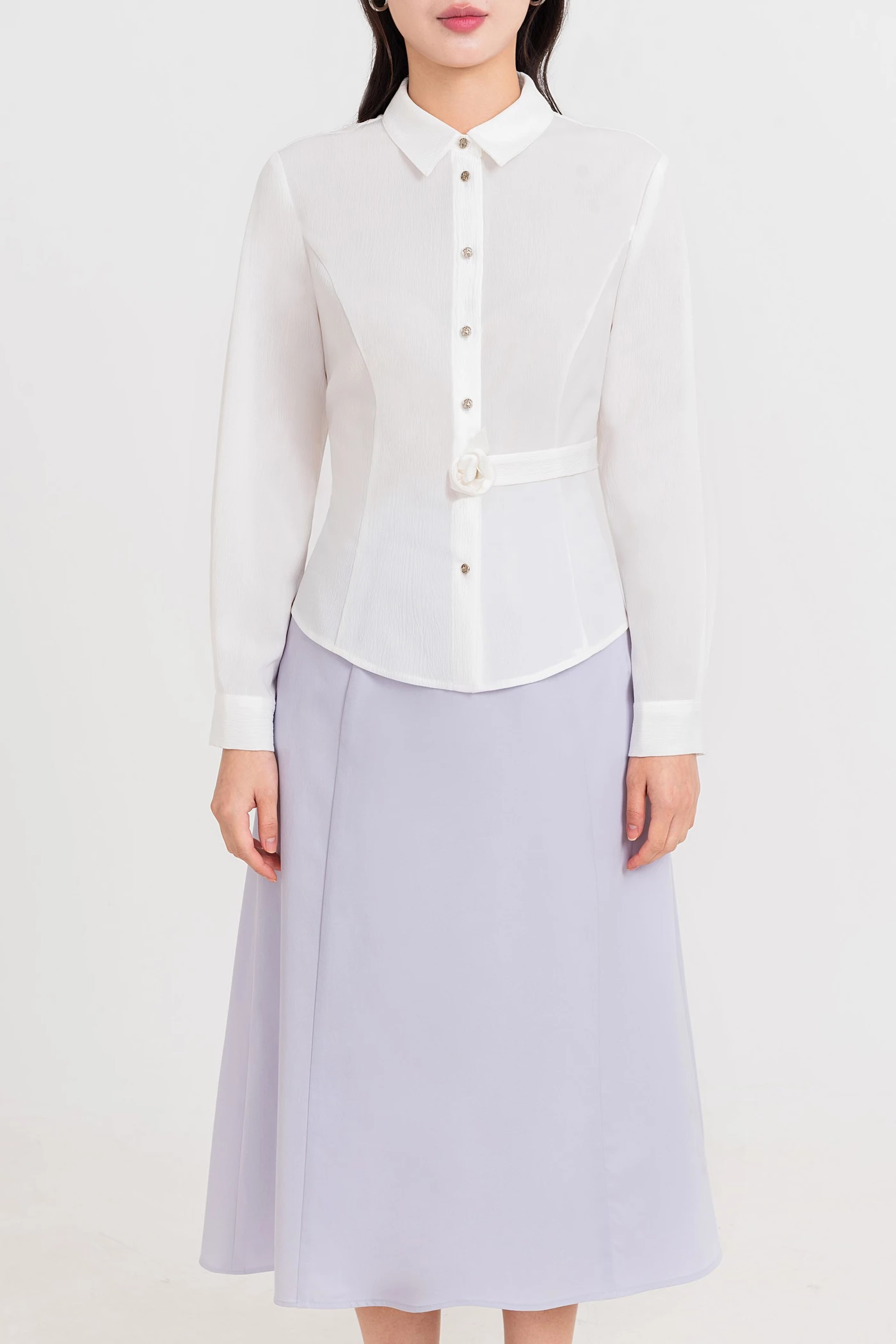 Áo sơ mi lụa trắng