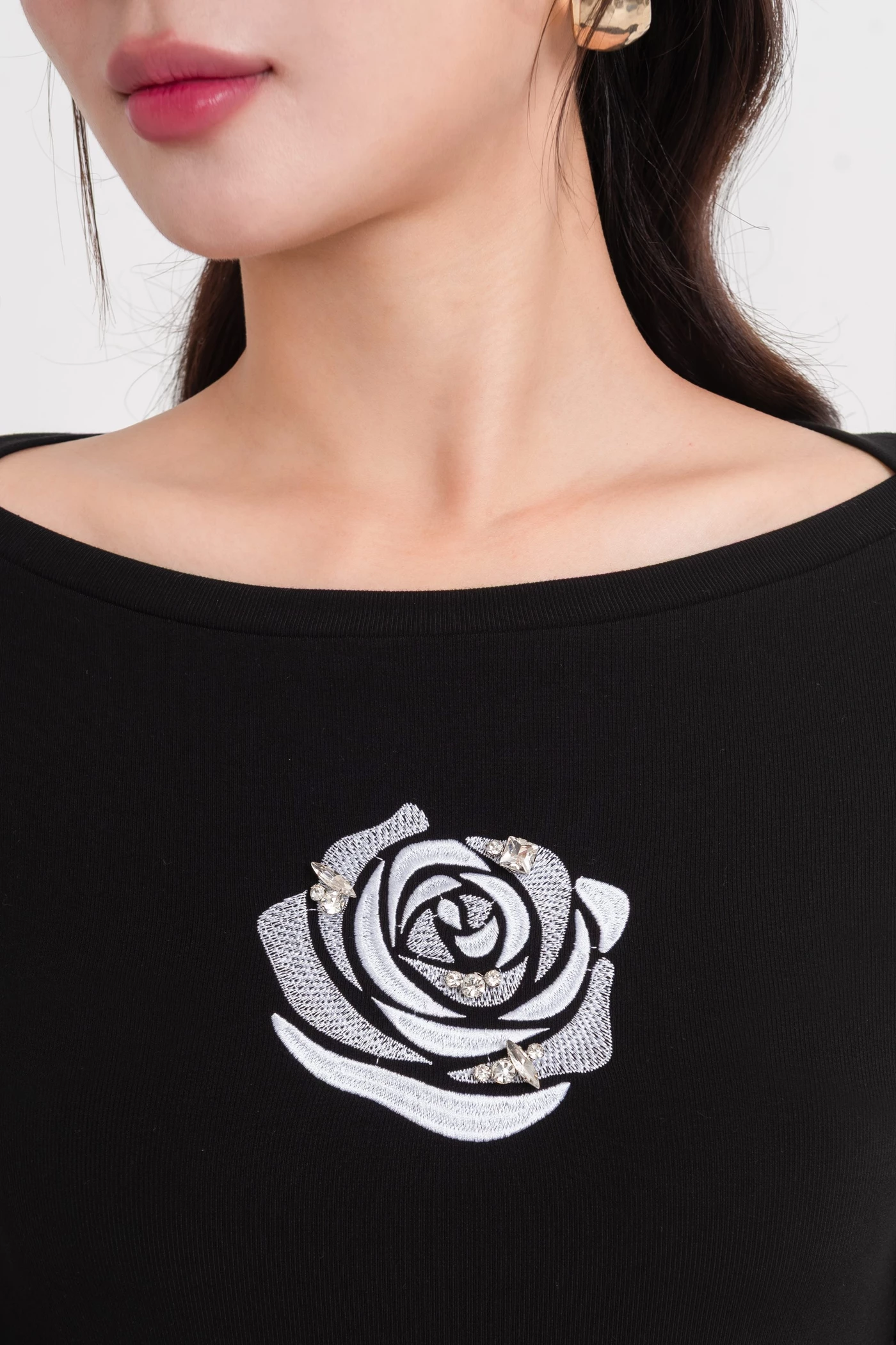 Áo thun ôm Rose Black