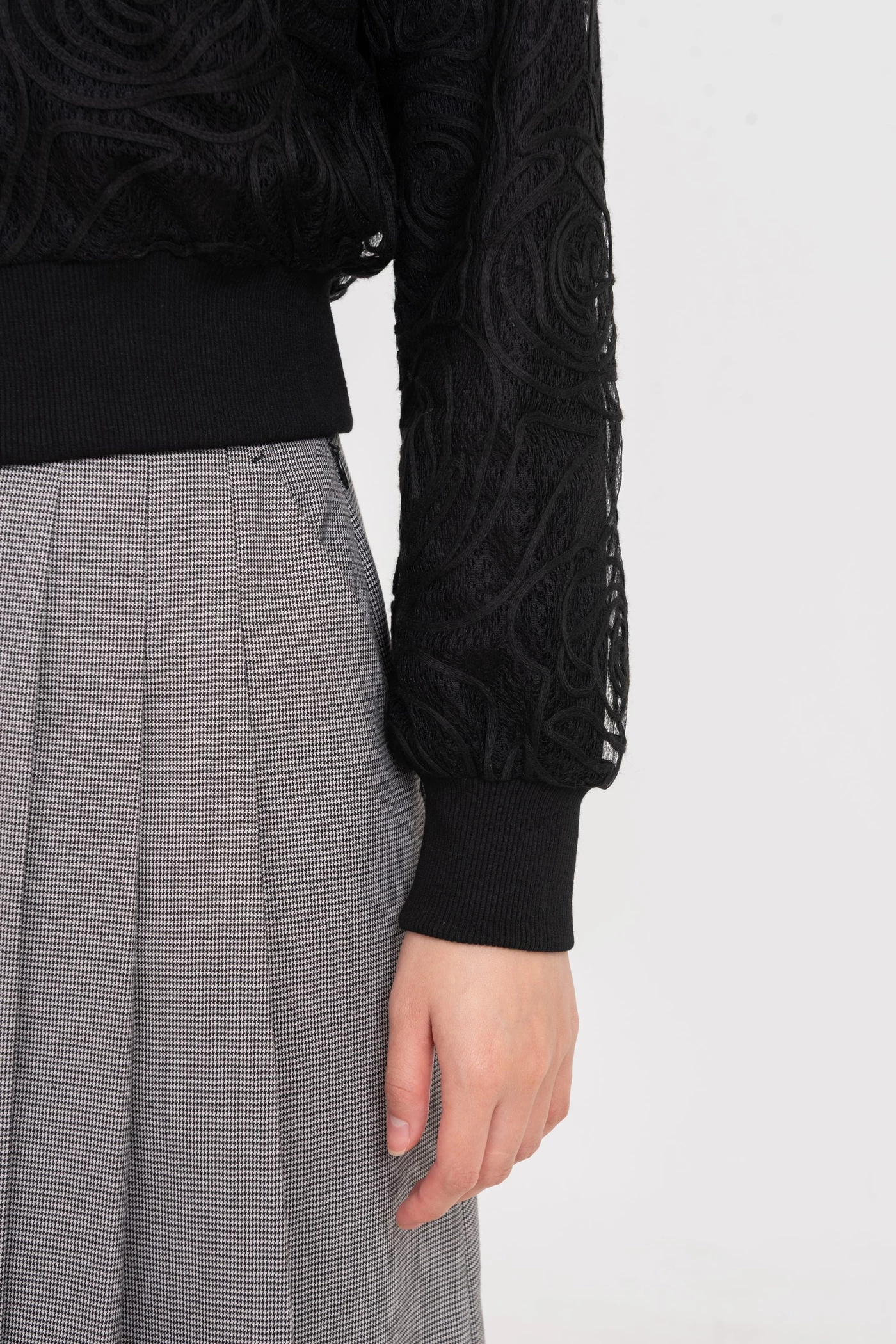 Áo khoác ren dệt kim