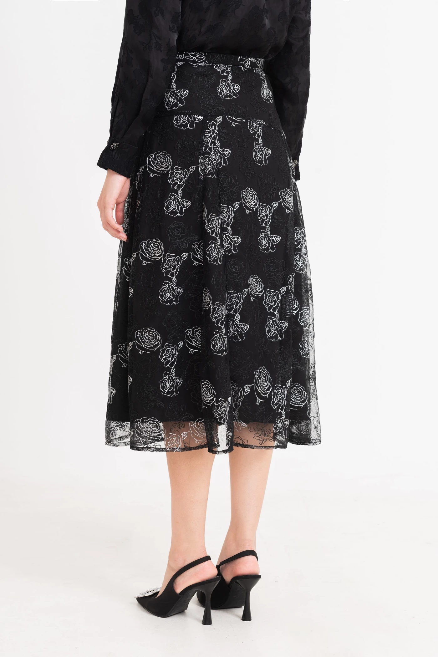 Chân váy ren hoa Midi