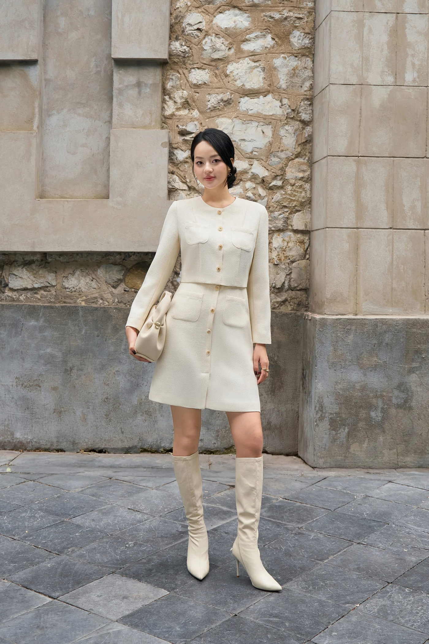 Đầm Tweed kem tay dài