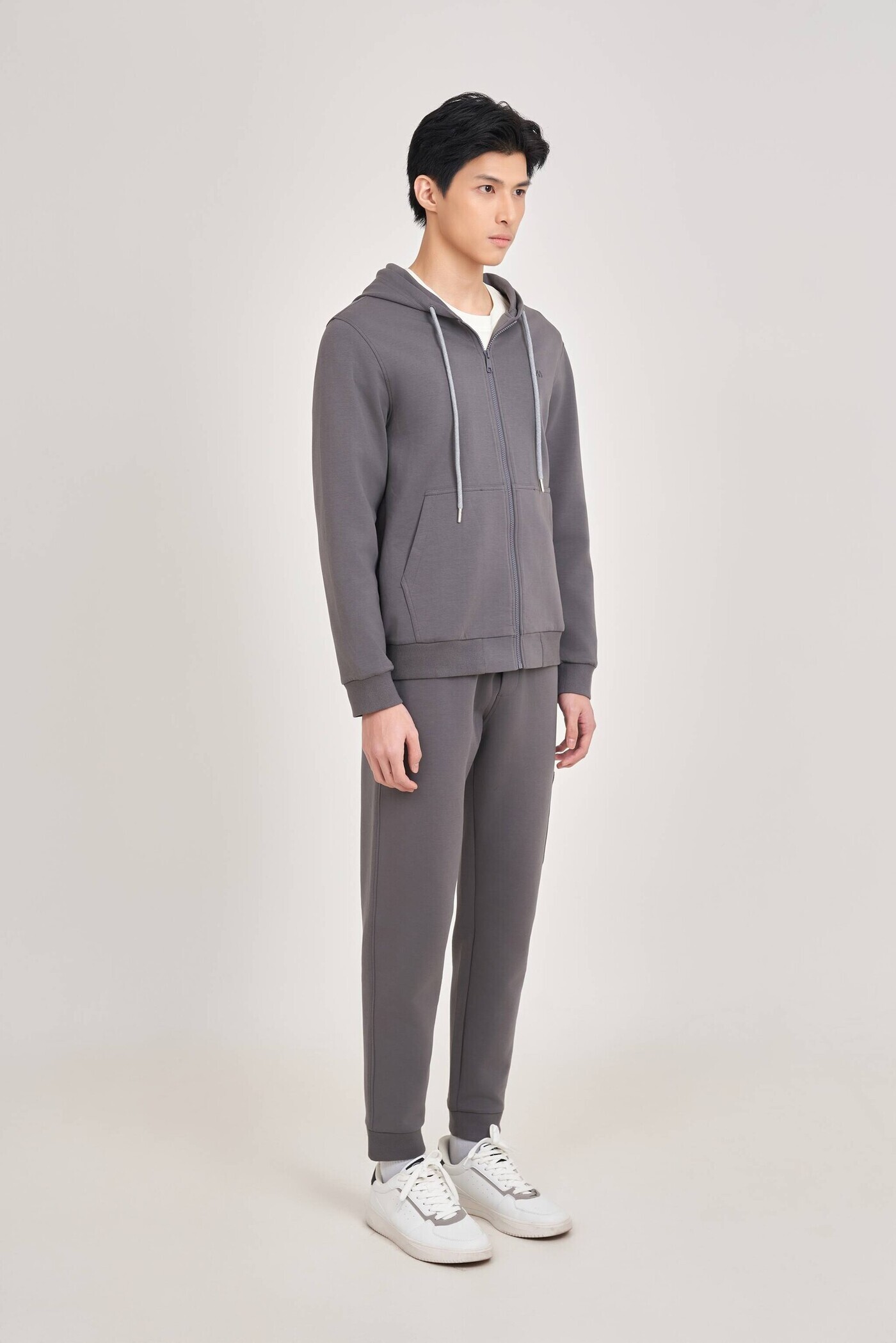 Quần nỉ dài Sportswear