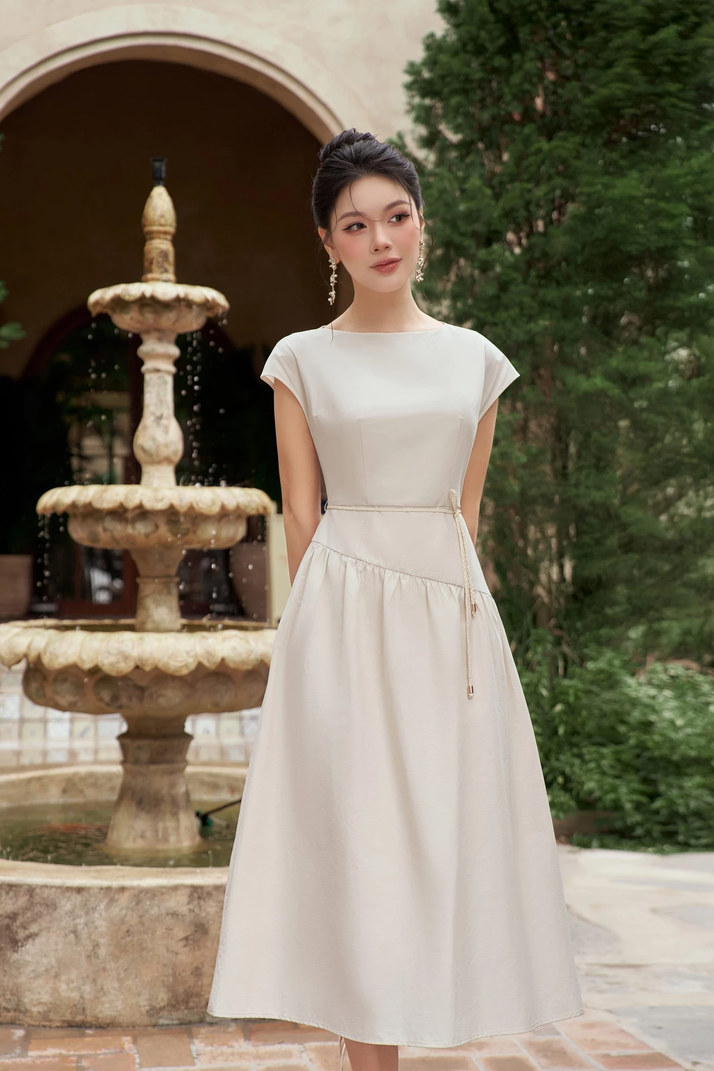 Đầm xòe thắt eo ELYSIA