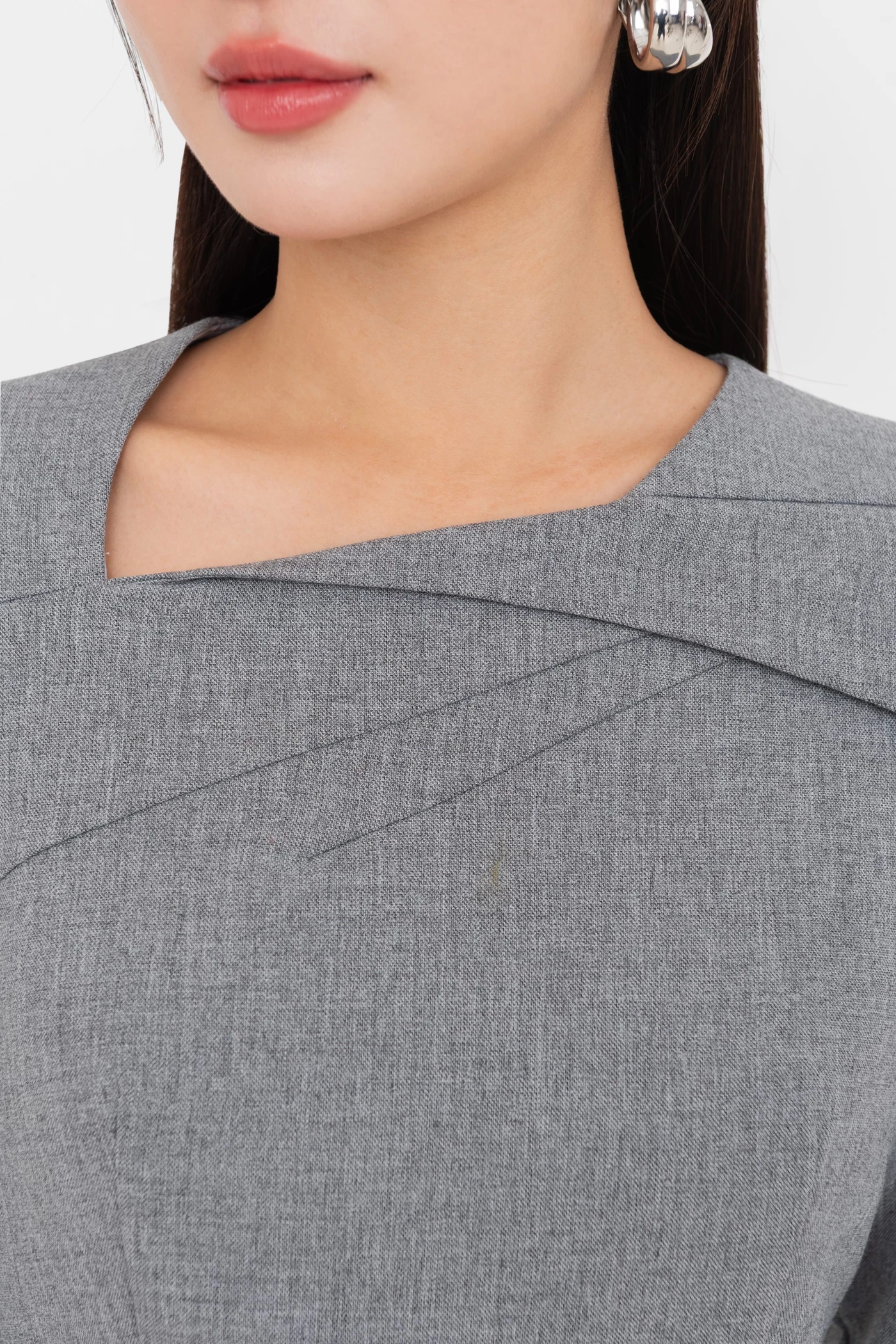 Đầm ôm cổ lệch Grace