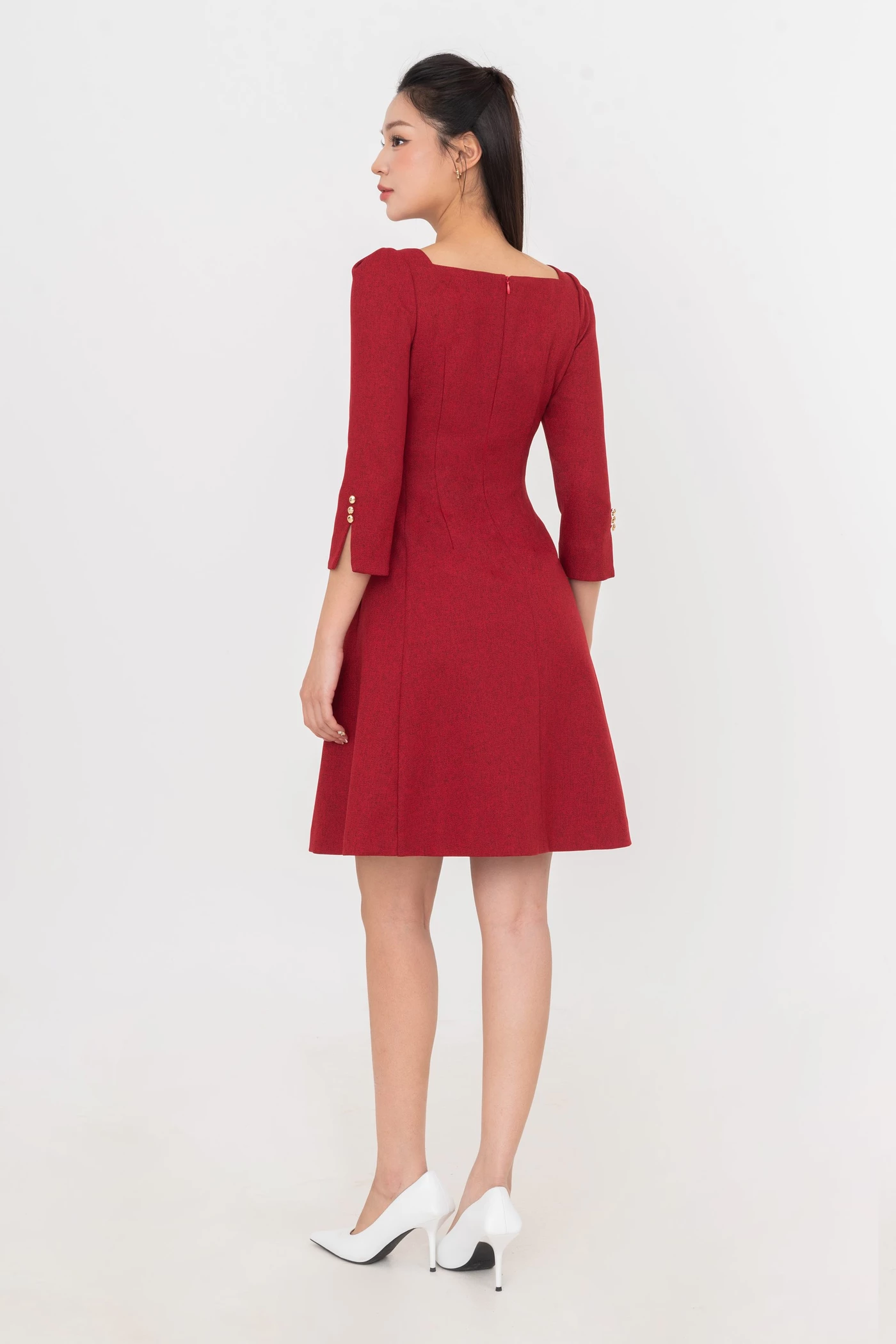 Đầm Tweed đỏ cổ vuông