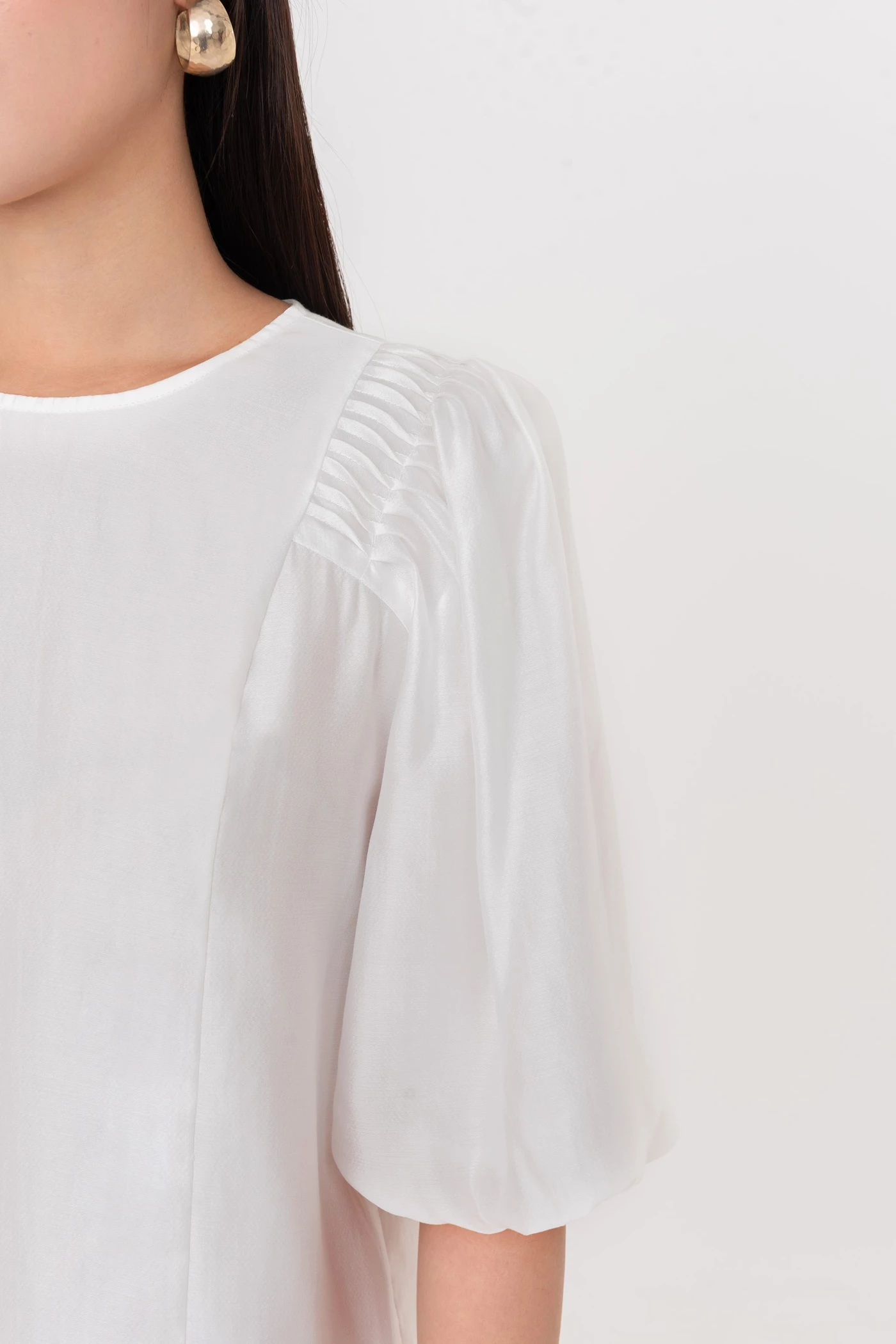 Elegant Silk Blouse - Áo sơ mi tay lỡ