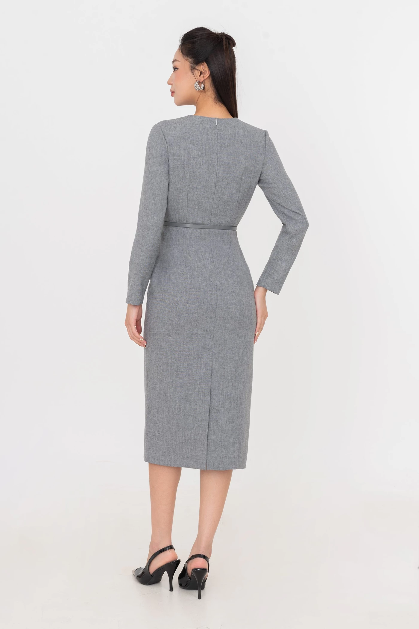 Đầm ôm cổ lệch Grace