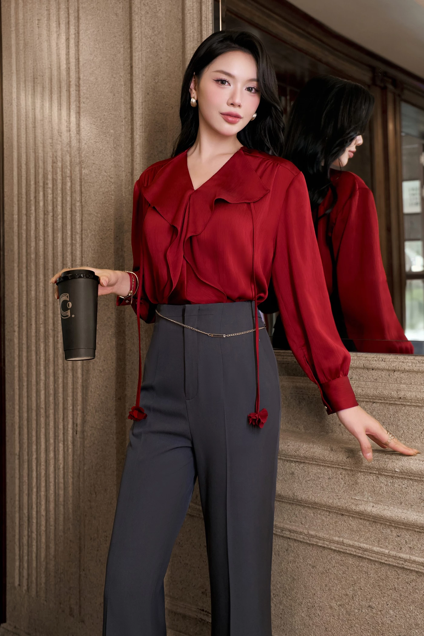 Áo sơ mi Ruffle Elegance